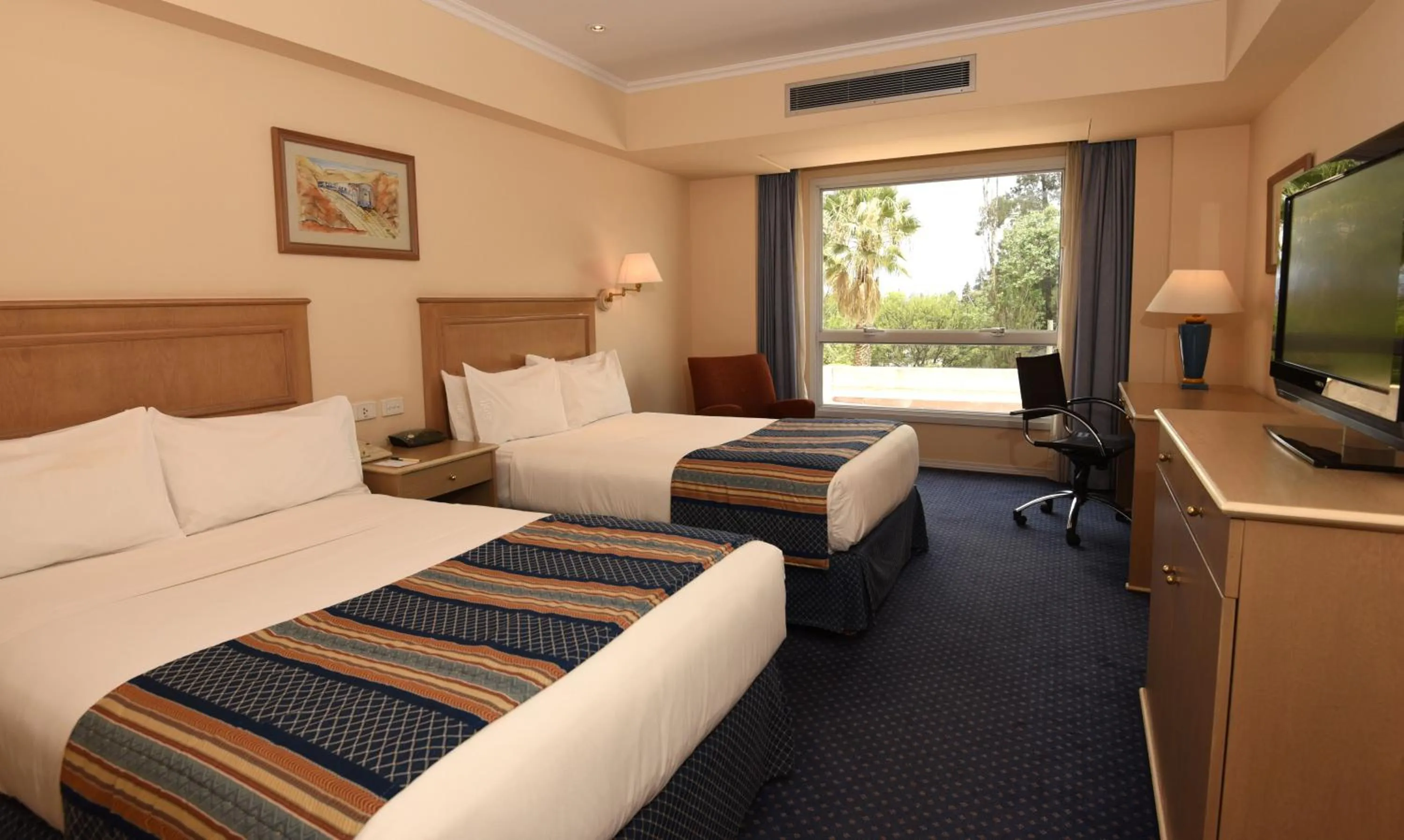 Photo of the whole room, Bed in Holiday Inn Cordoba by IHG