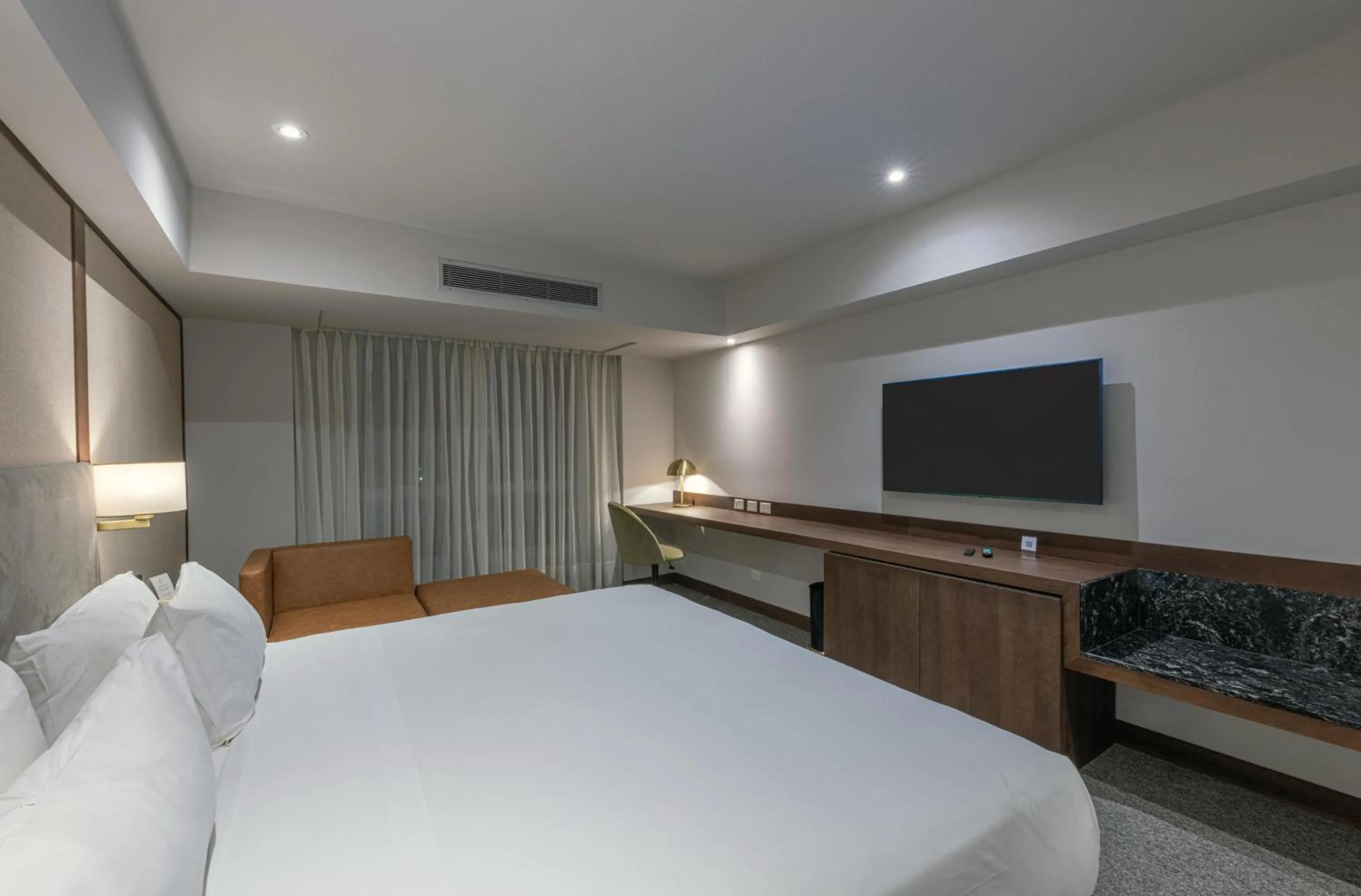 Bed in Holiday Inn Cordoba by IHG