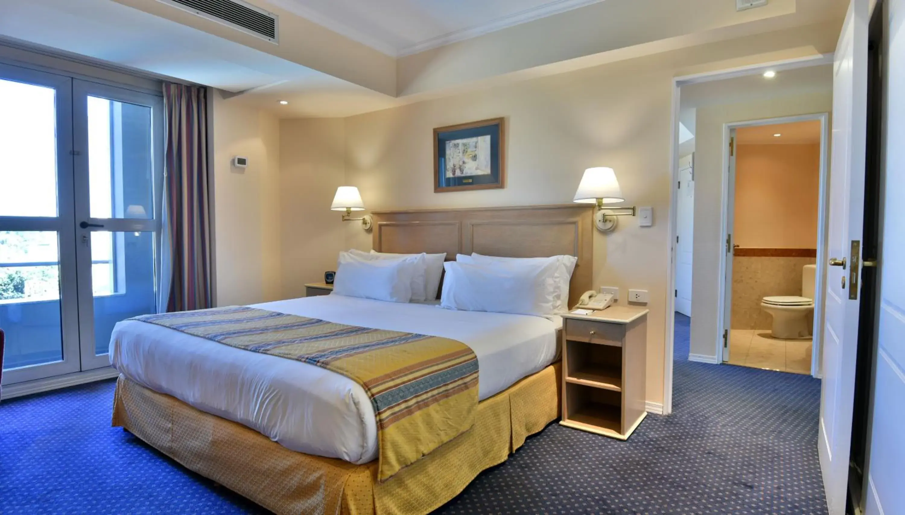 King Suite in Holiday Inn Cordoba by IHG King Suite in Holiday Inn Cordoba by IHG