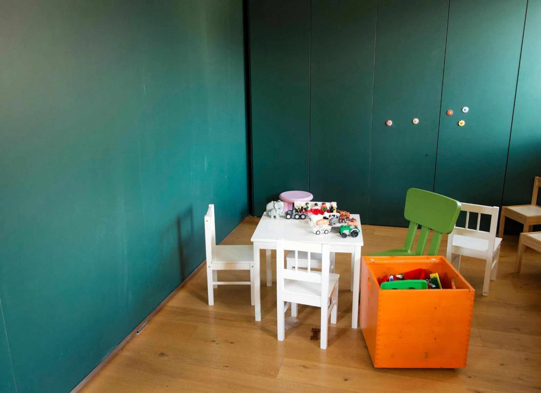 Game Room in Azalea Park Hotel