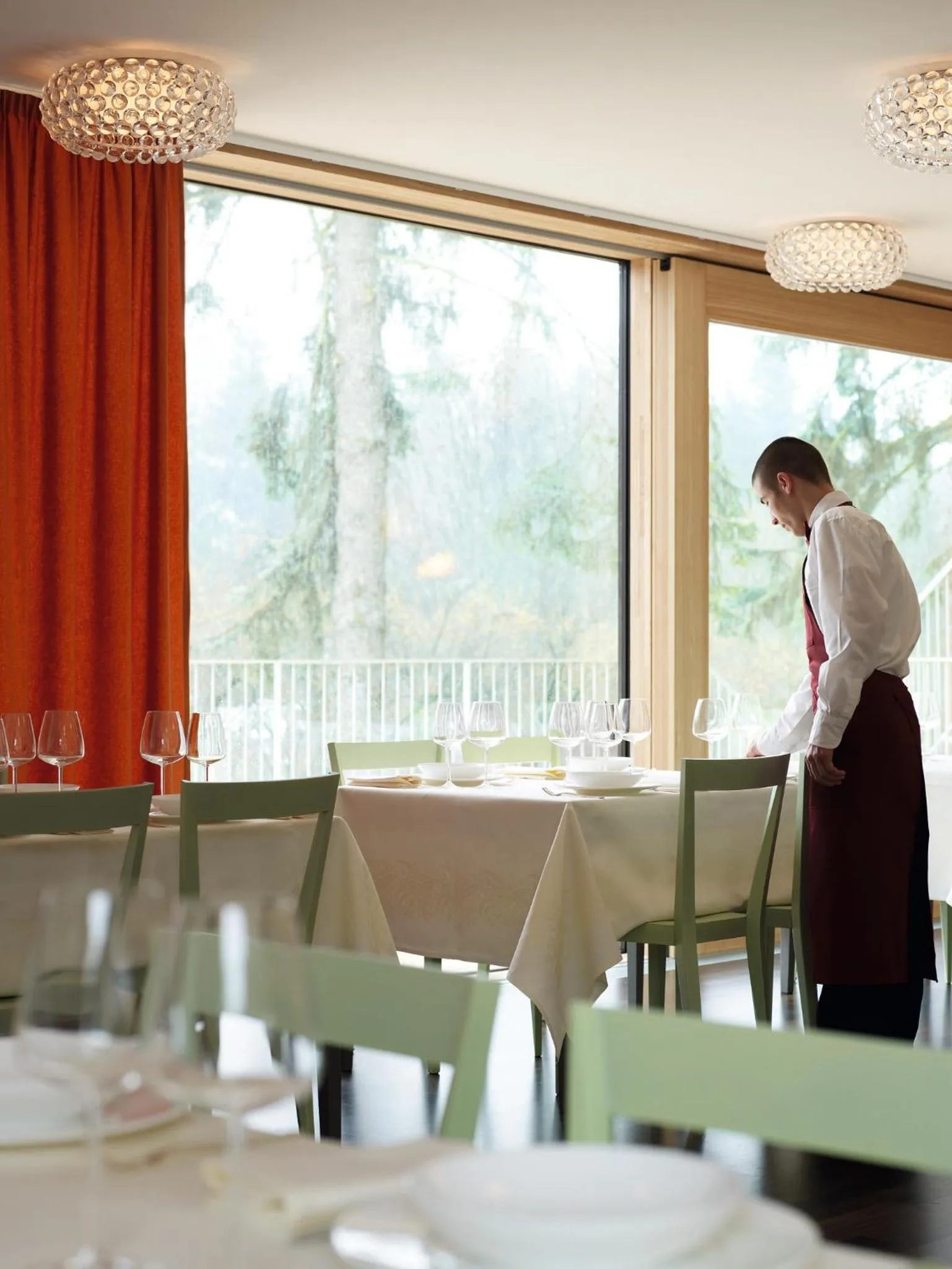 Restaurant/places to eat in Azalea Park Hotel