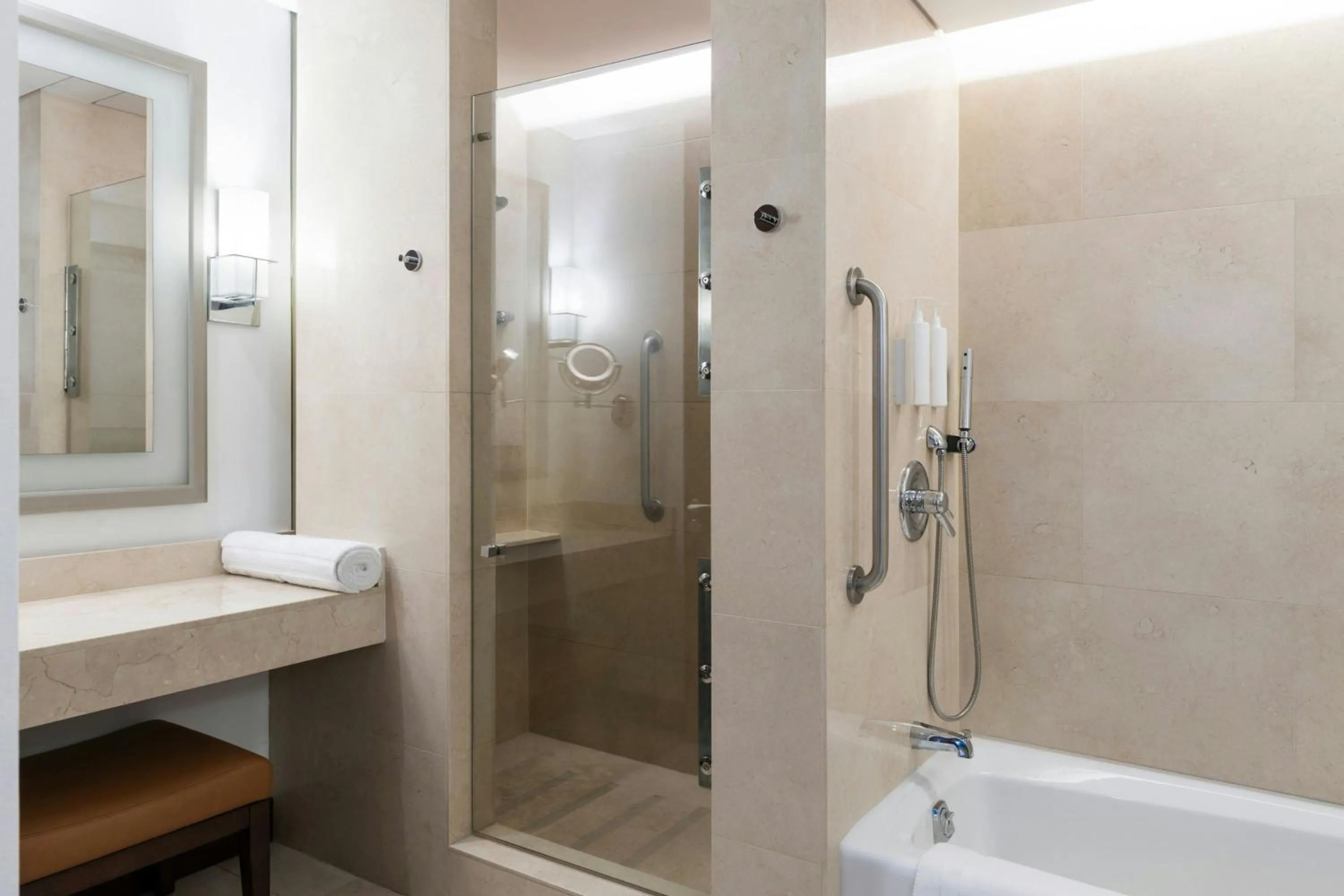 Photo of the whole room in Bogotá Marriott Hotel