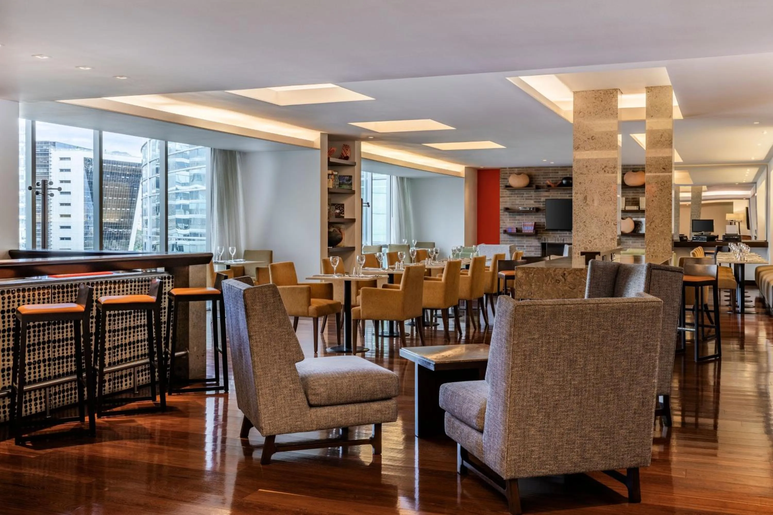 Lounge or bar in Bogotá Marriott Hotel