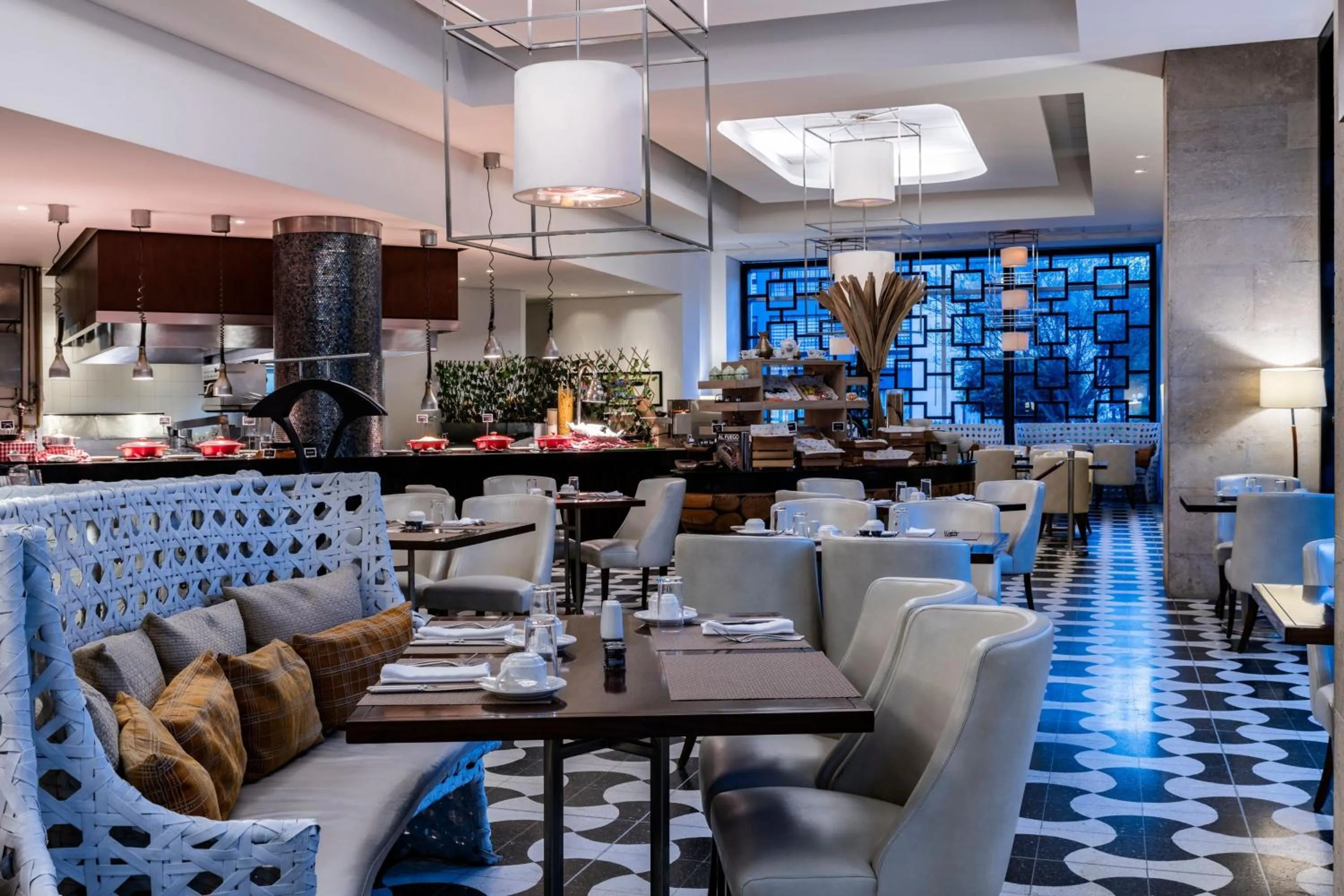 Restaurant/places to eat in Bogotá Marriott Hotel