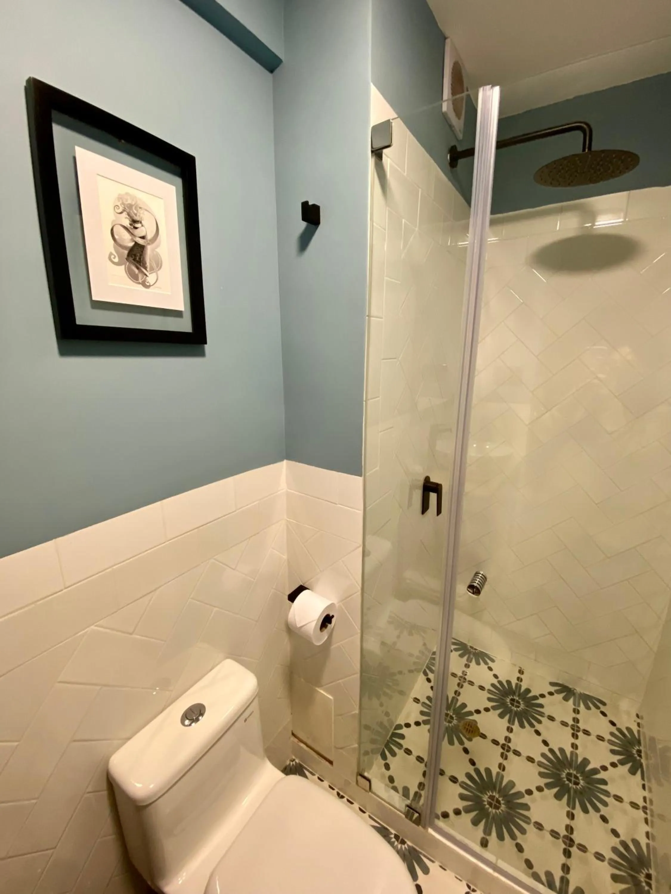 Shower in Torre Dorada Cusco