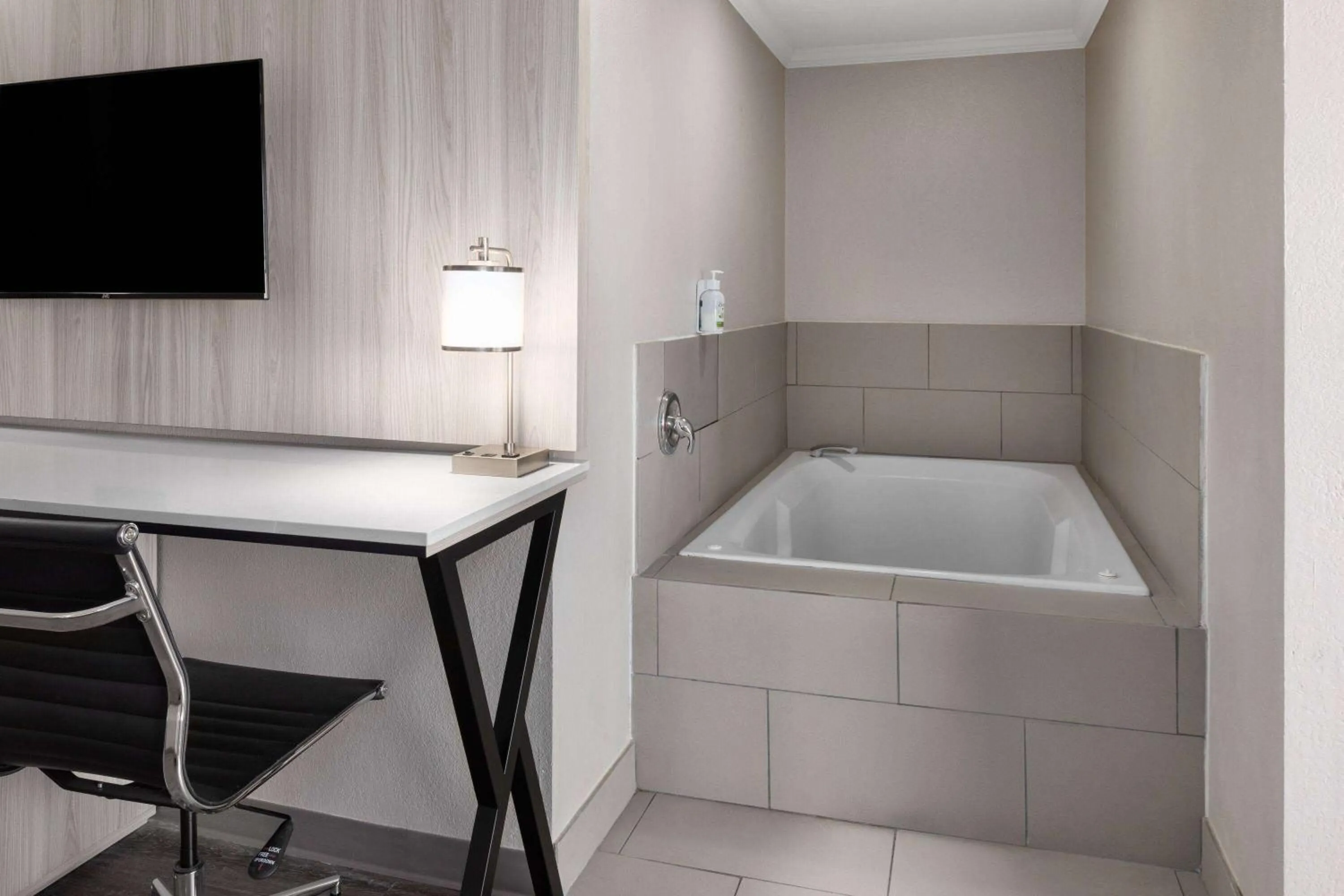 Bath in La Quinta by Wyndham North Orem