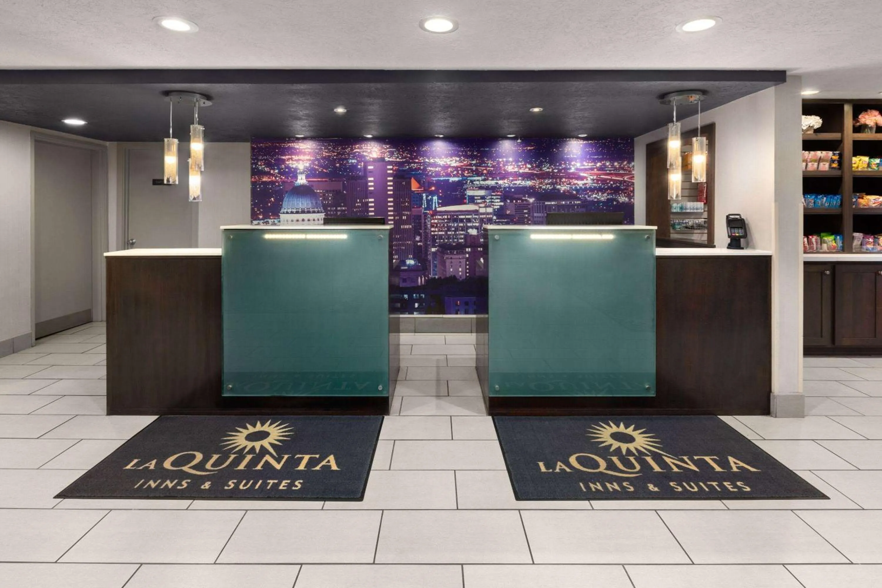 Lobby or reception in La Quinta by Wyndham North Orem