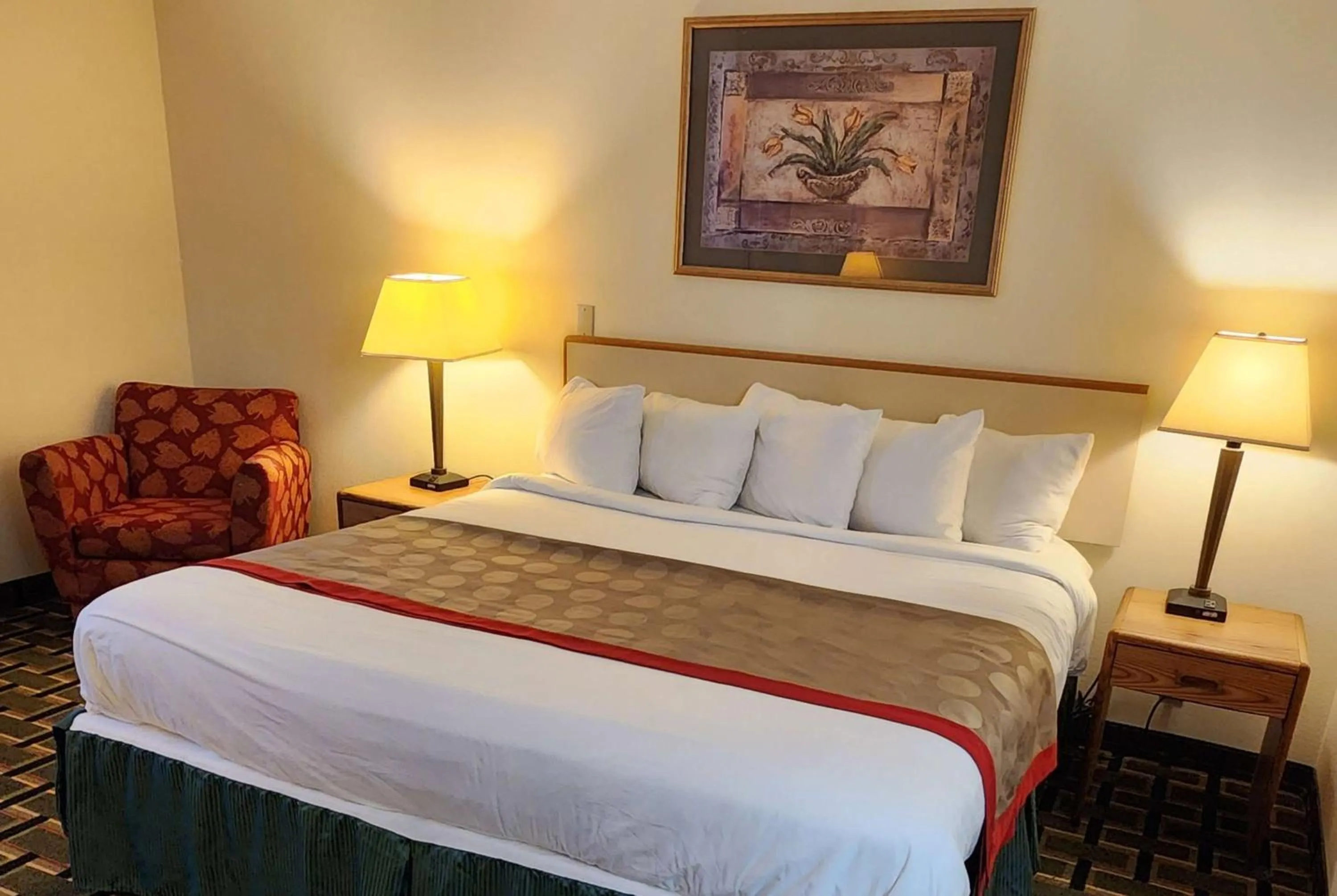 Photo of the whole room, Bed in Baymont by Wyndham Decatur