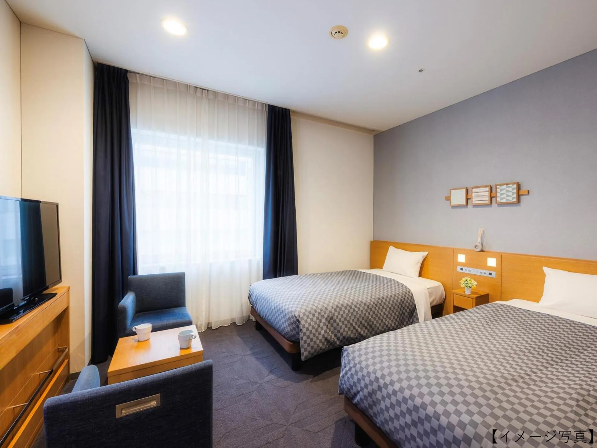 Photo of the whole room, Bed in Yokohama Sakuragicho Washington Hotel