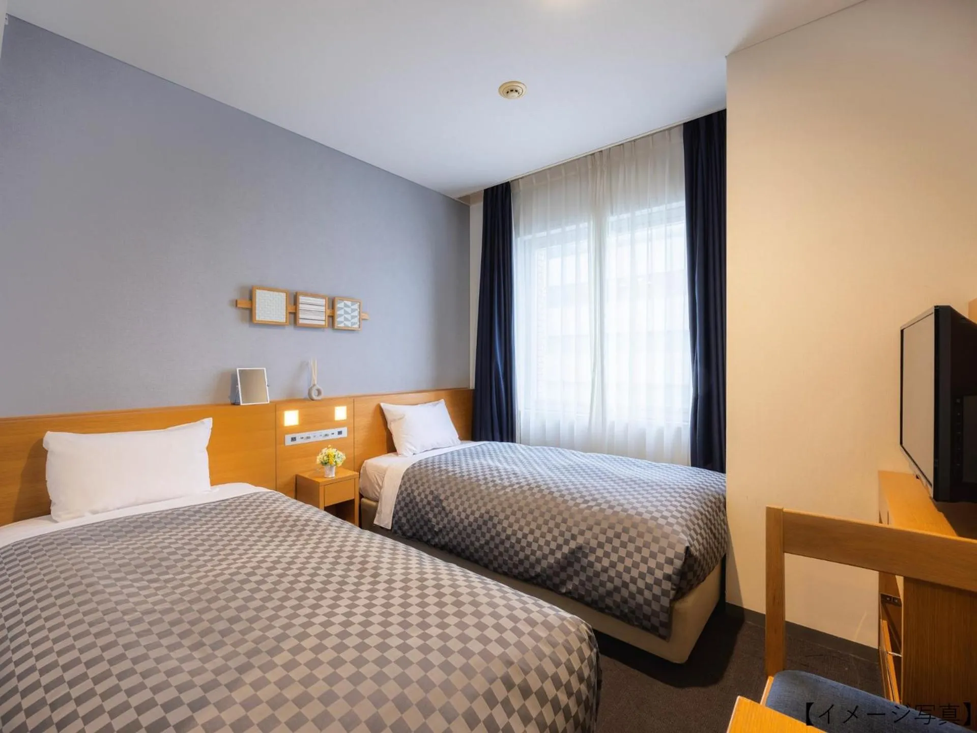 Photo of the whole room, Bed in Yokohama Sakuragicho Washington Hotel