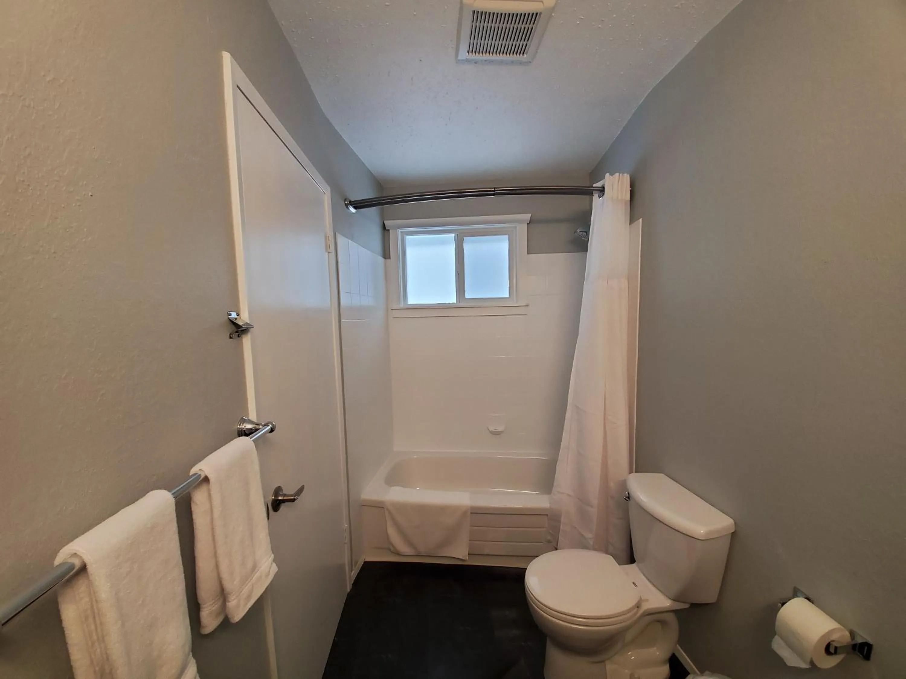 Bathroom in Celadon Lodge