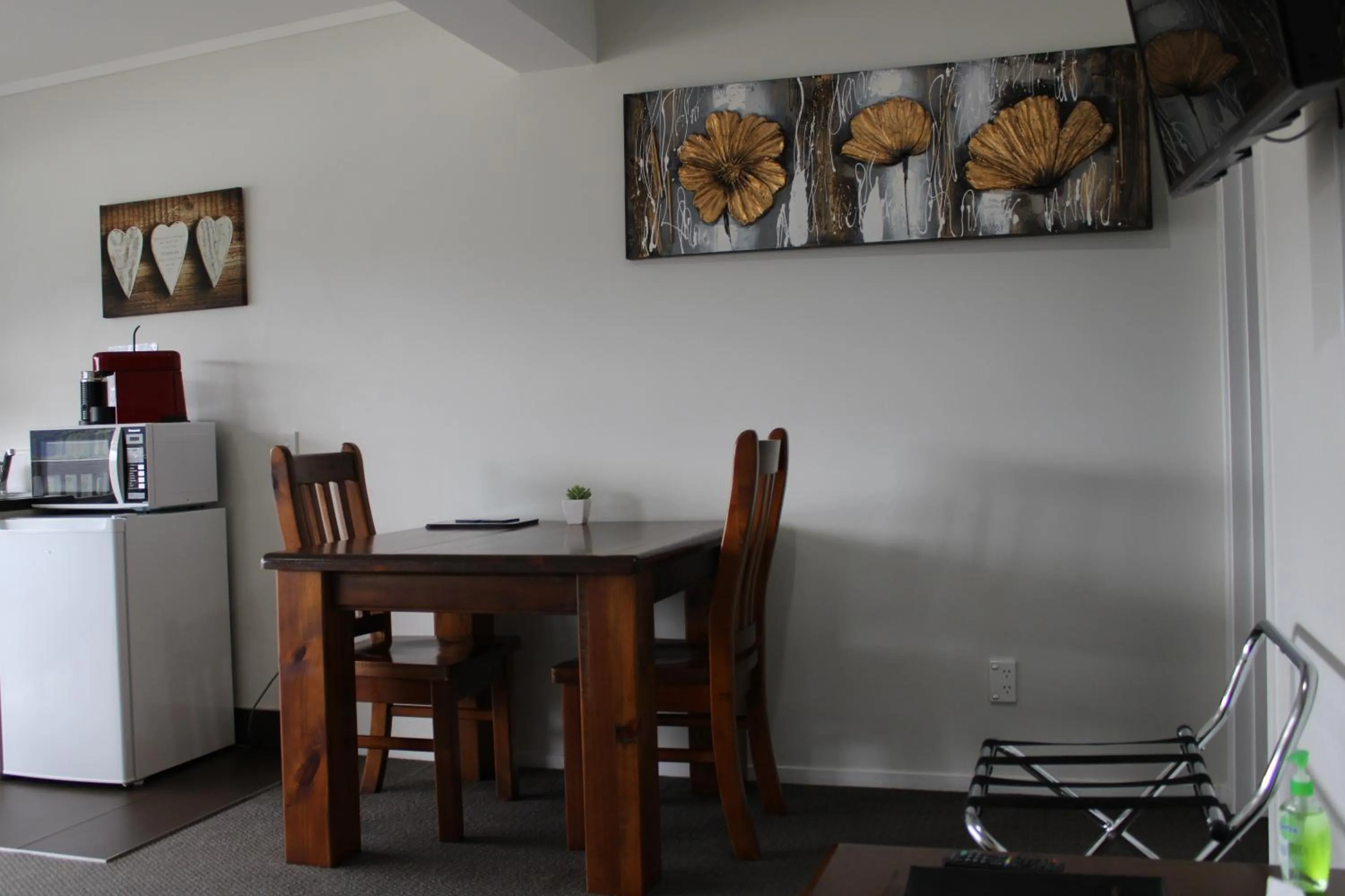 Dining area in Coromandel Seaview Motel