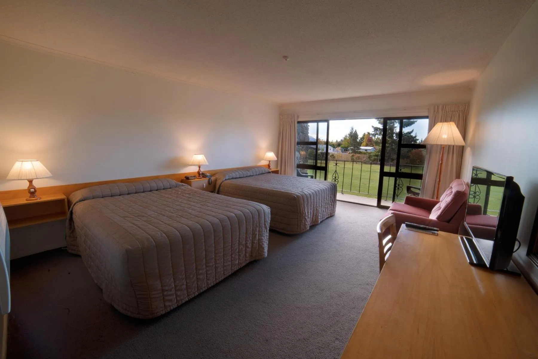 Standard Twin Room in Distinction Mackenzie Country Hotel