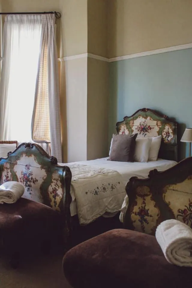 Bed in Pontac Manor Hotel & Restaurant