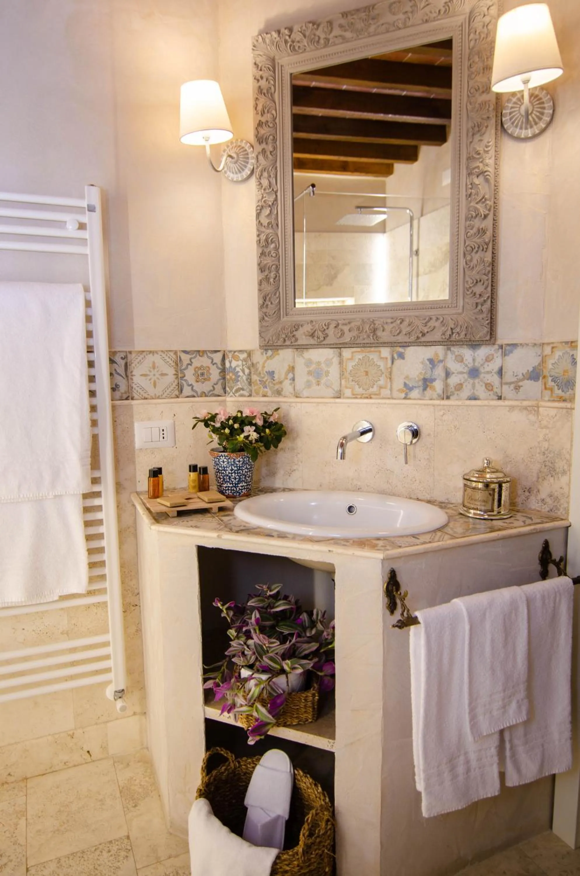 Bathroom in Dimora Dell'Erbe Rooms