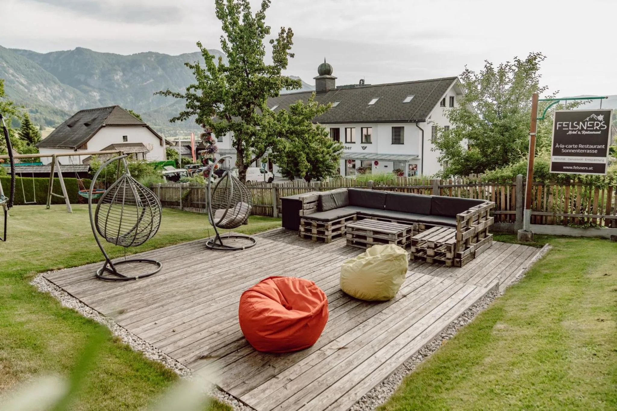 hair dresser in Felsners Hotel & Restaurant