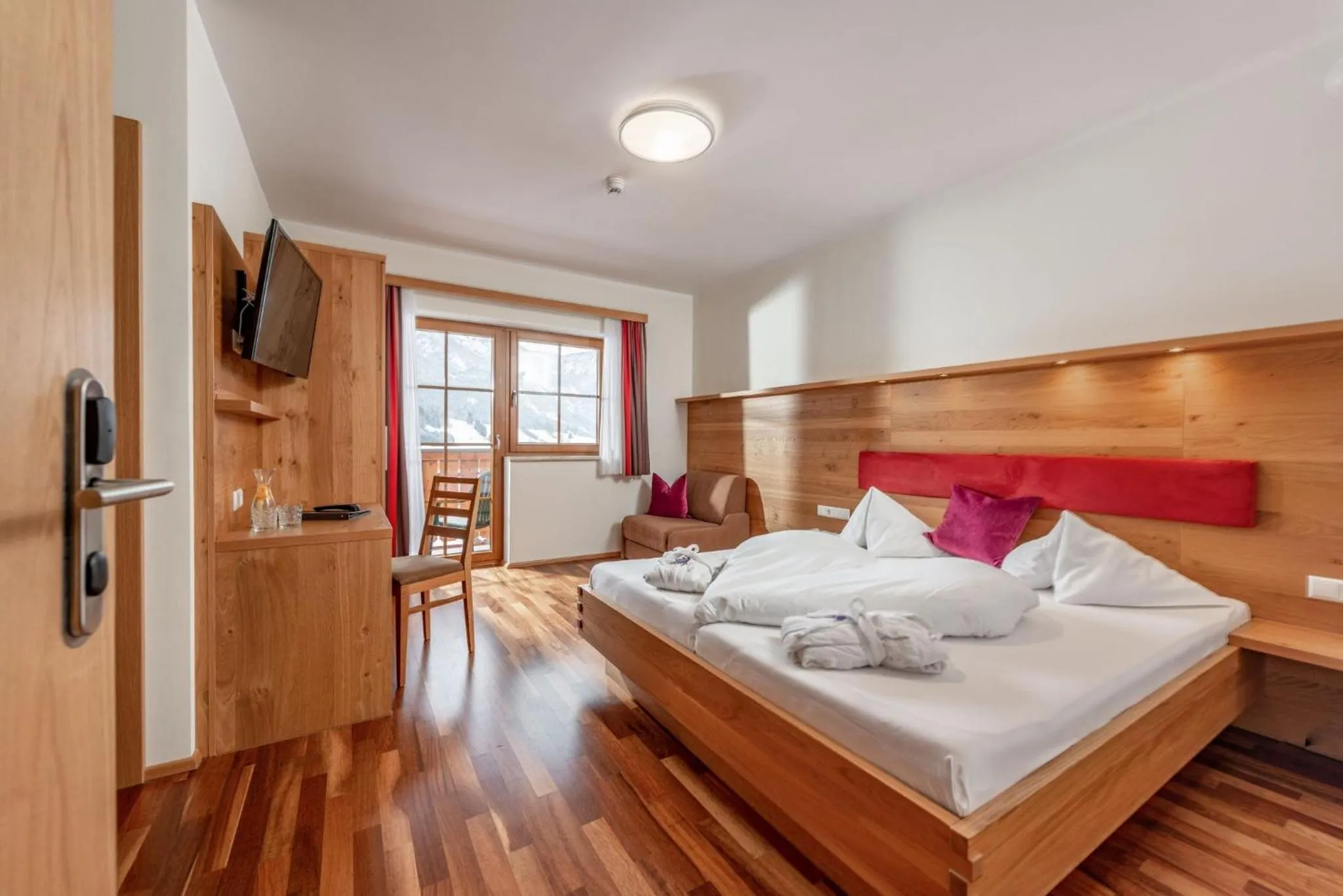 Photo of the whole room, Bed in Felsners Hotel & Restaurant