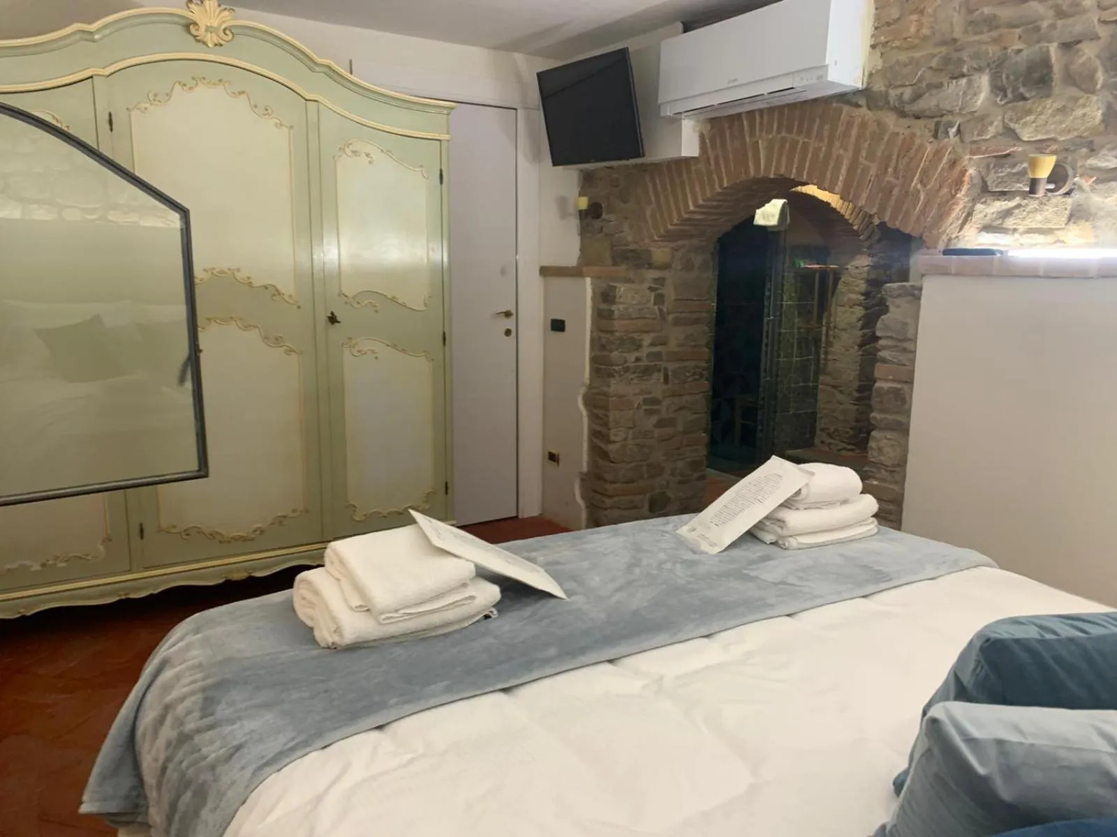 Photo of the whole room, Bed in B&B Mr. My Resort