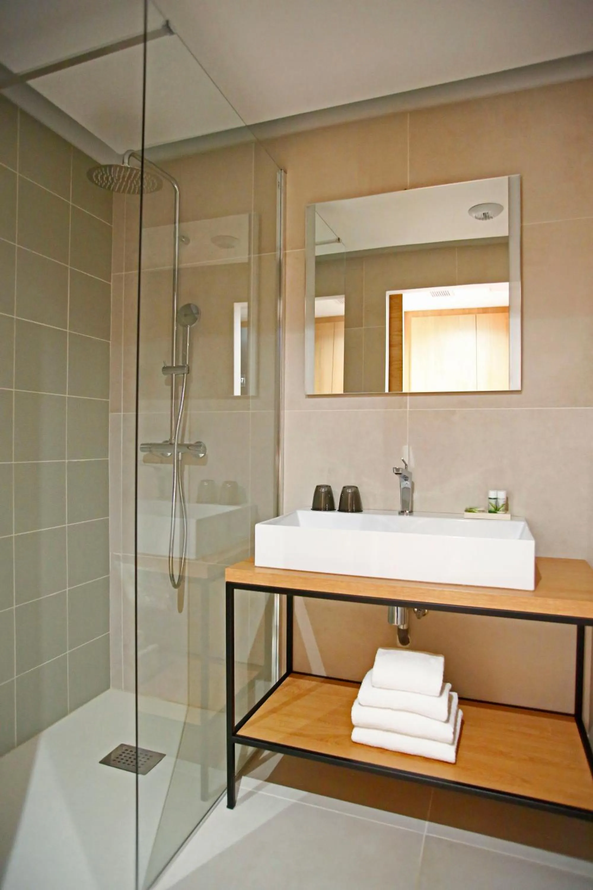 Shower in Hotel Onda