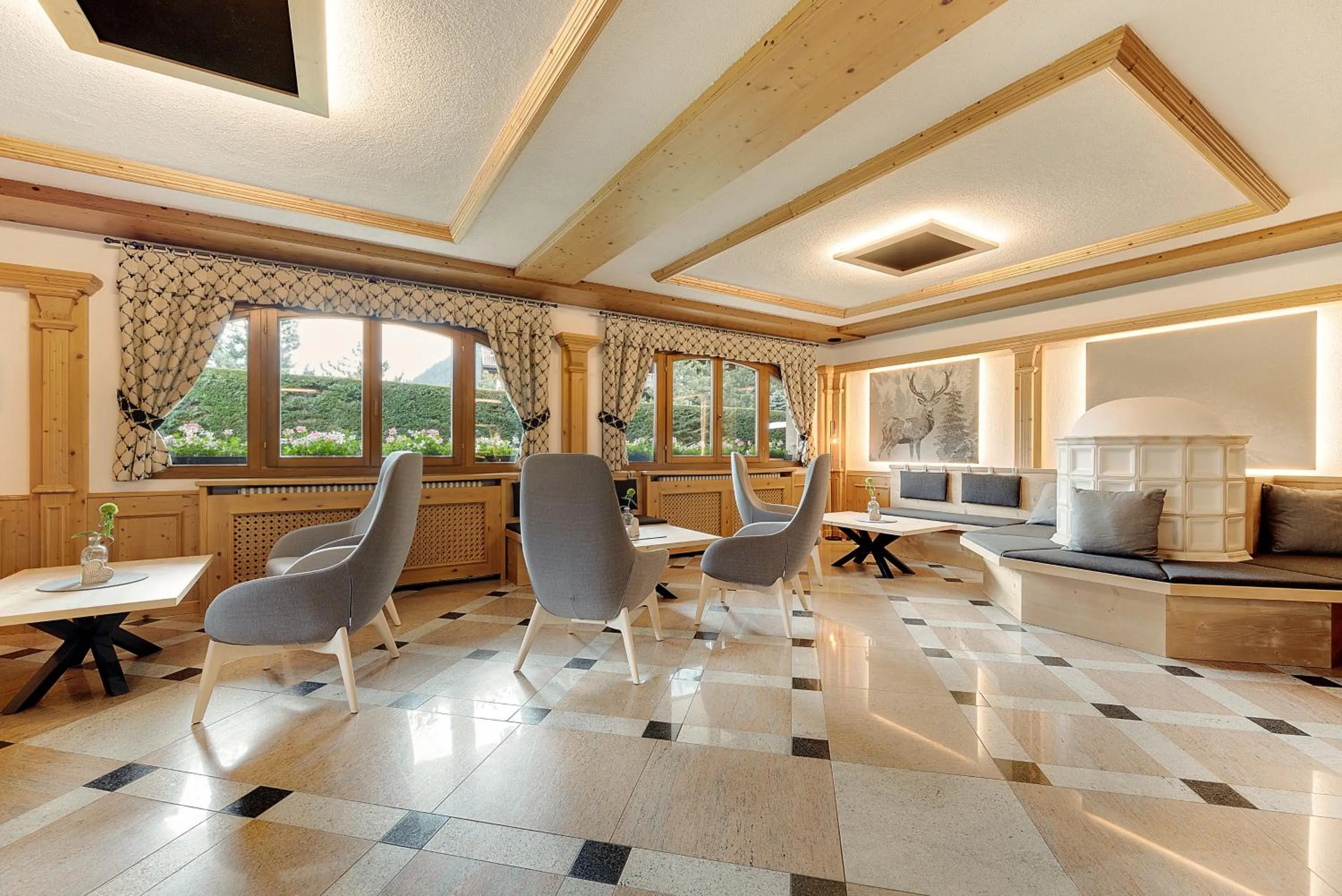 Lobby or reception in Aparthotel Majestic