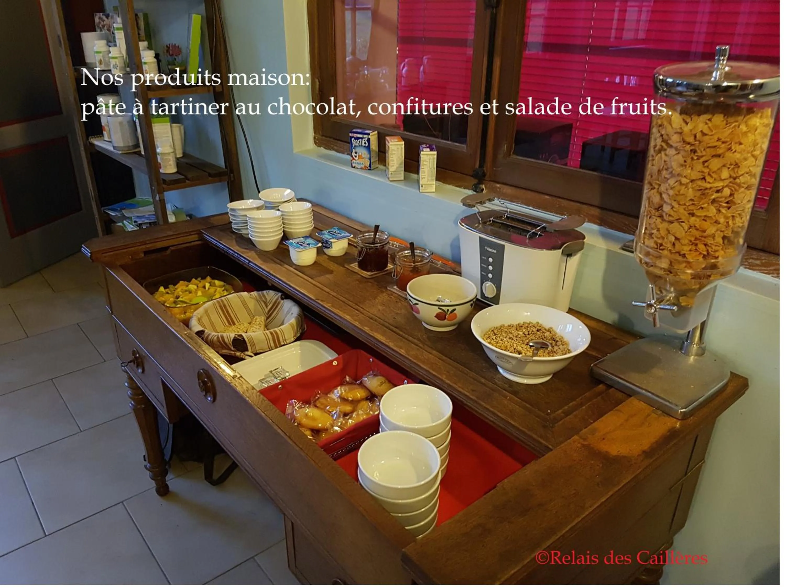 Breakfast in Logis Hôtel Relais Des Caillères