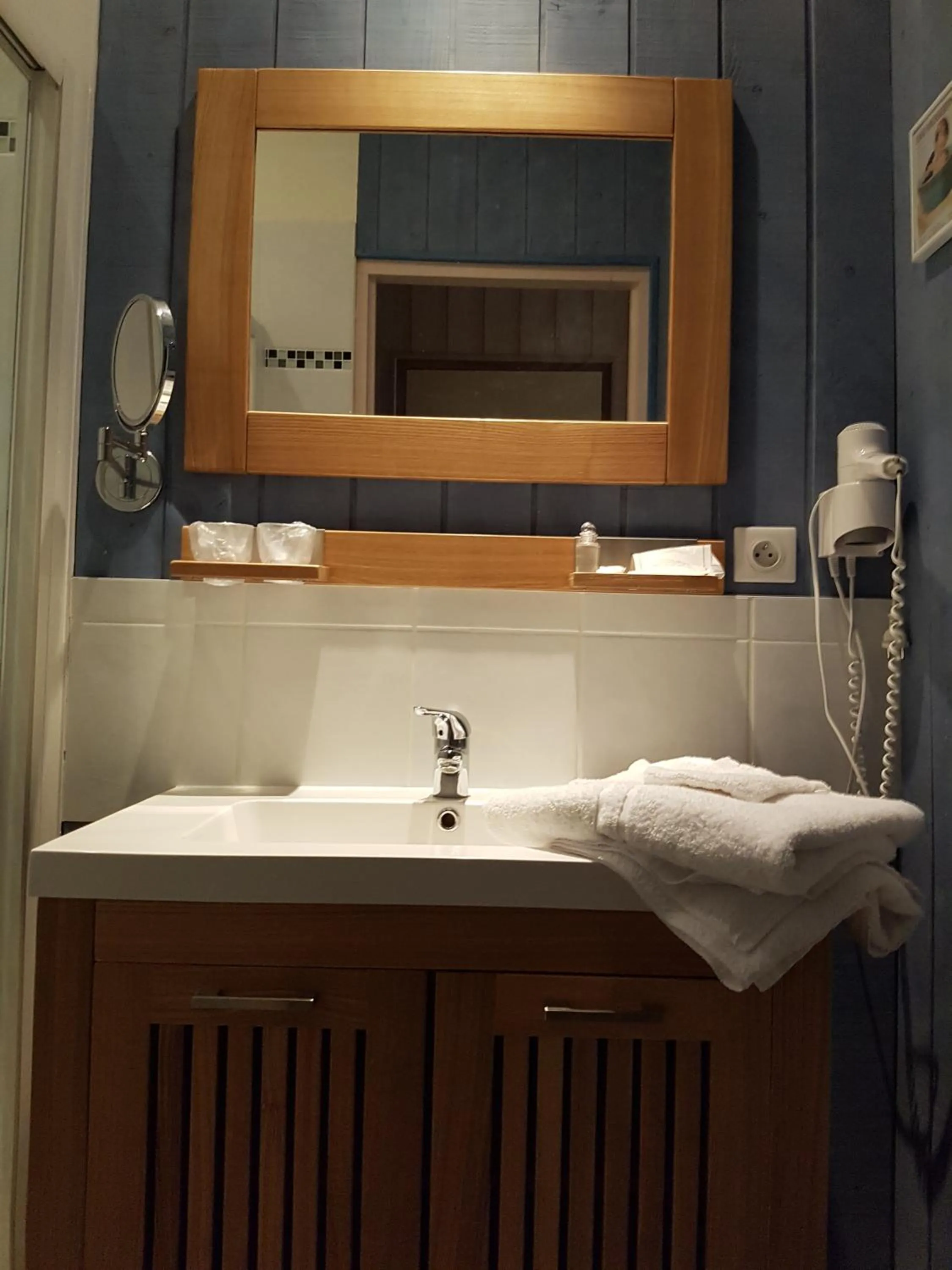 Bathroom in Logis Hôtel Relais Des Caillères