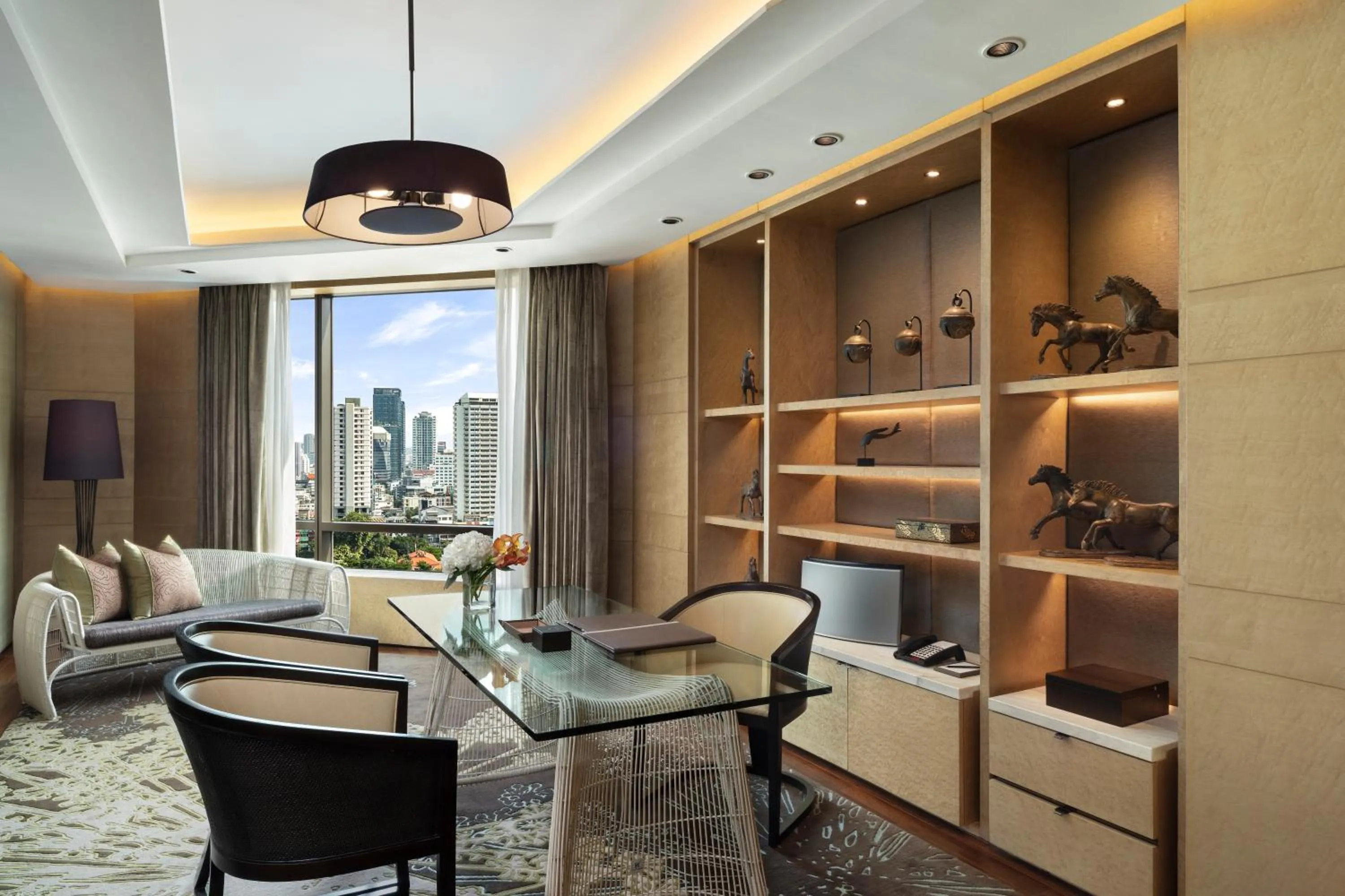 Living room in Siam Kempinski Hotel Bangkok