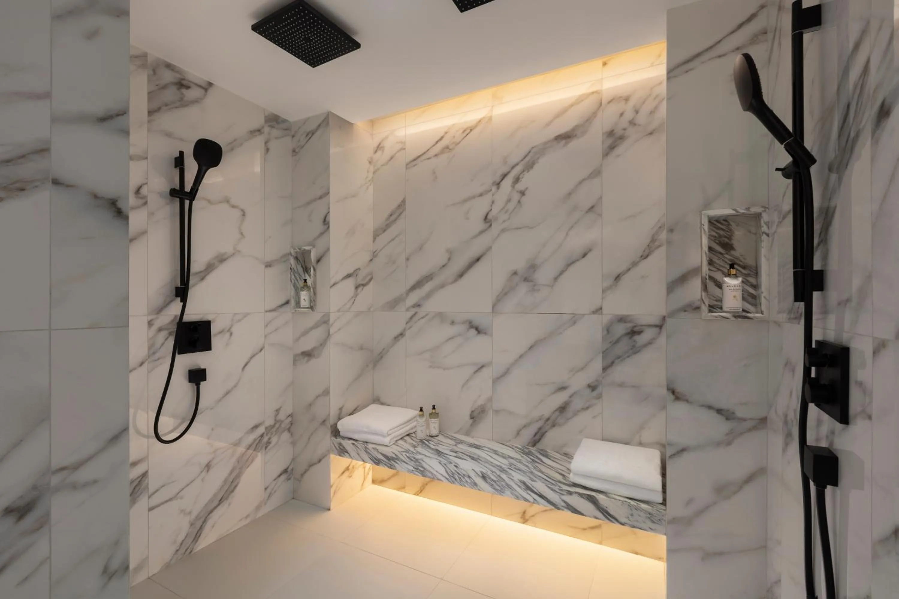 Shower in Siam Kempinski Hotel Bangkok