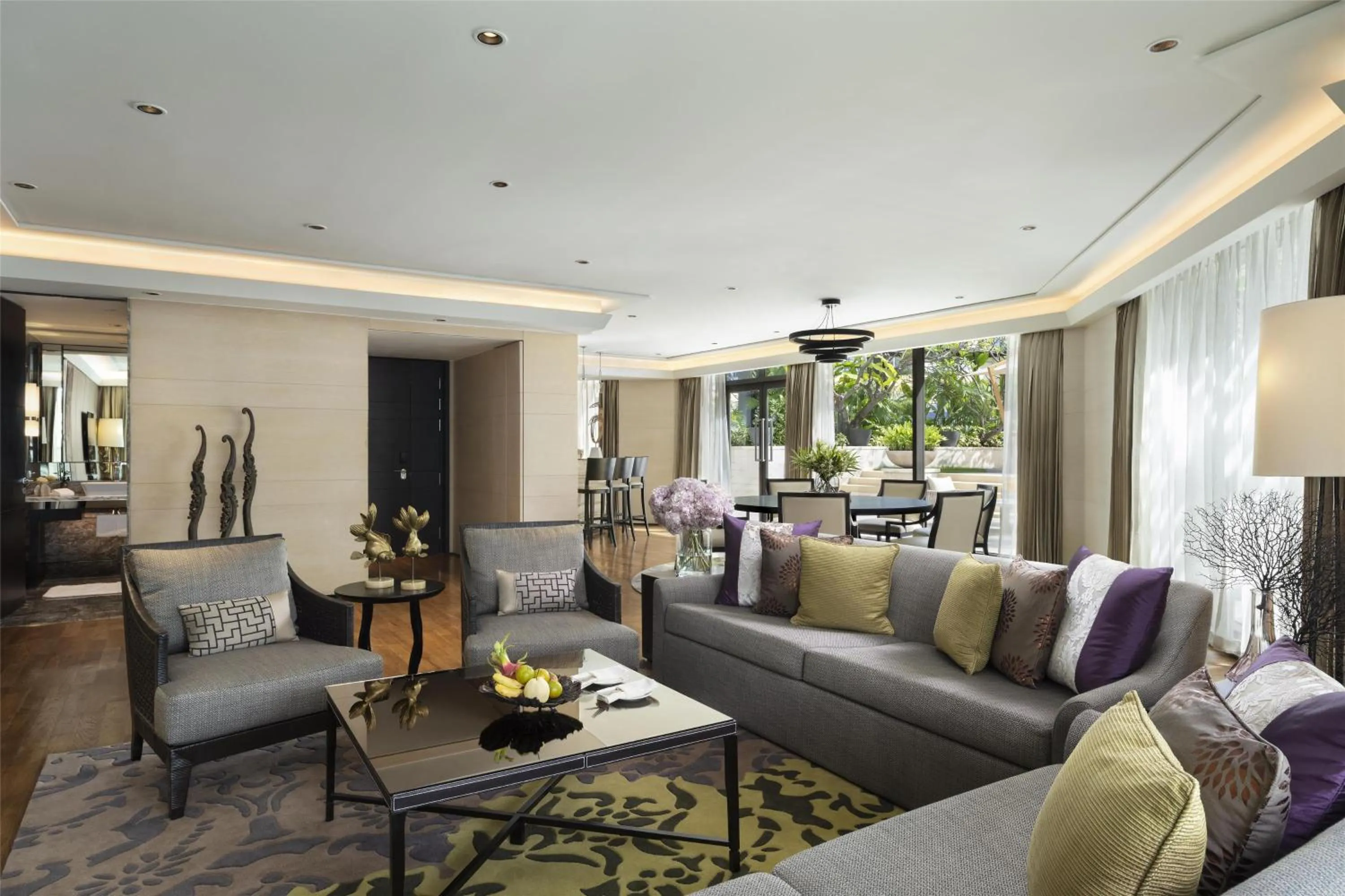 Living room in Siam Kempinski Hotel Bangkok