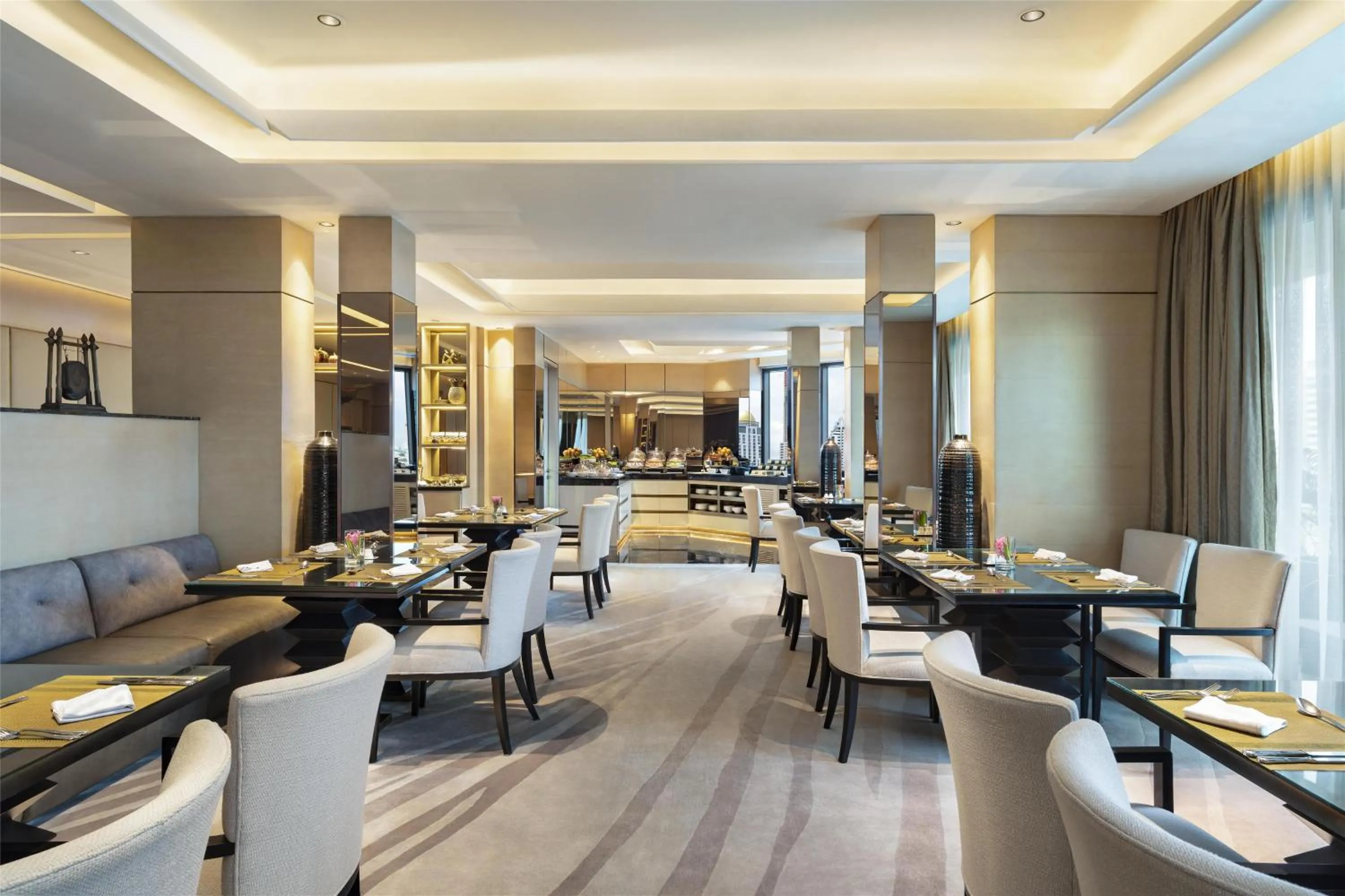 Property building in Siam Kempinski Hotel Bangkok