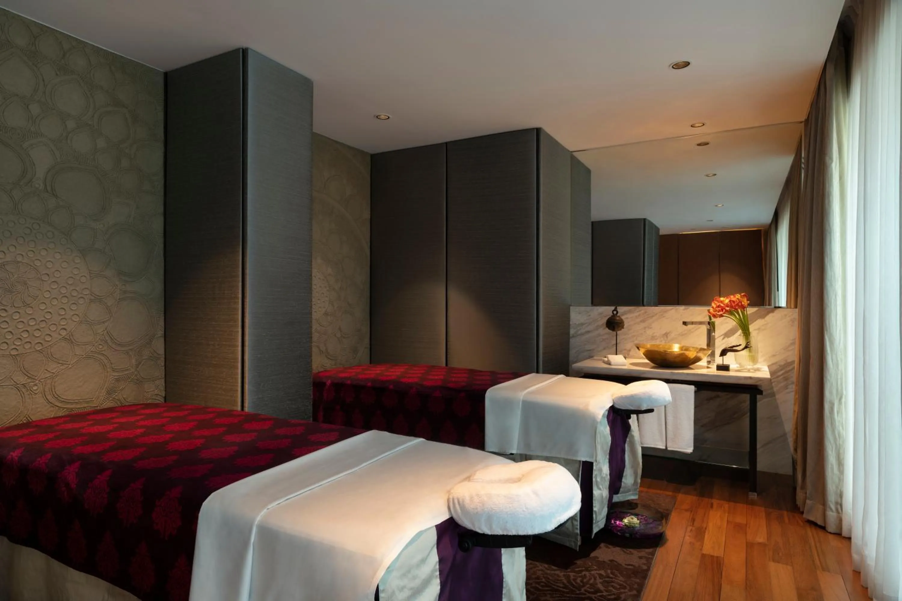 Massage, Bed in Siam Kempinski Hotel Bangkok