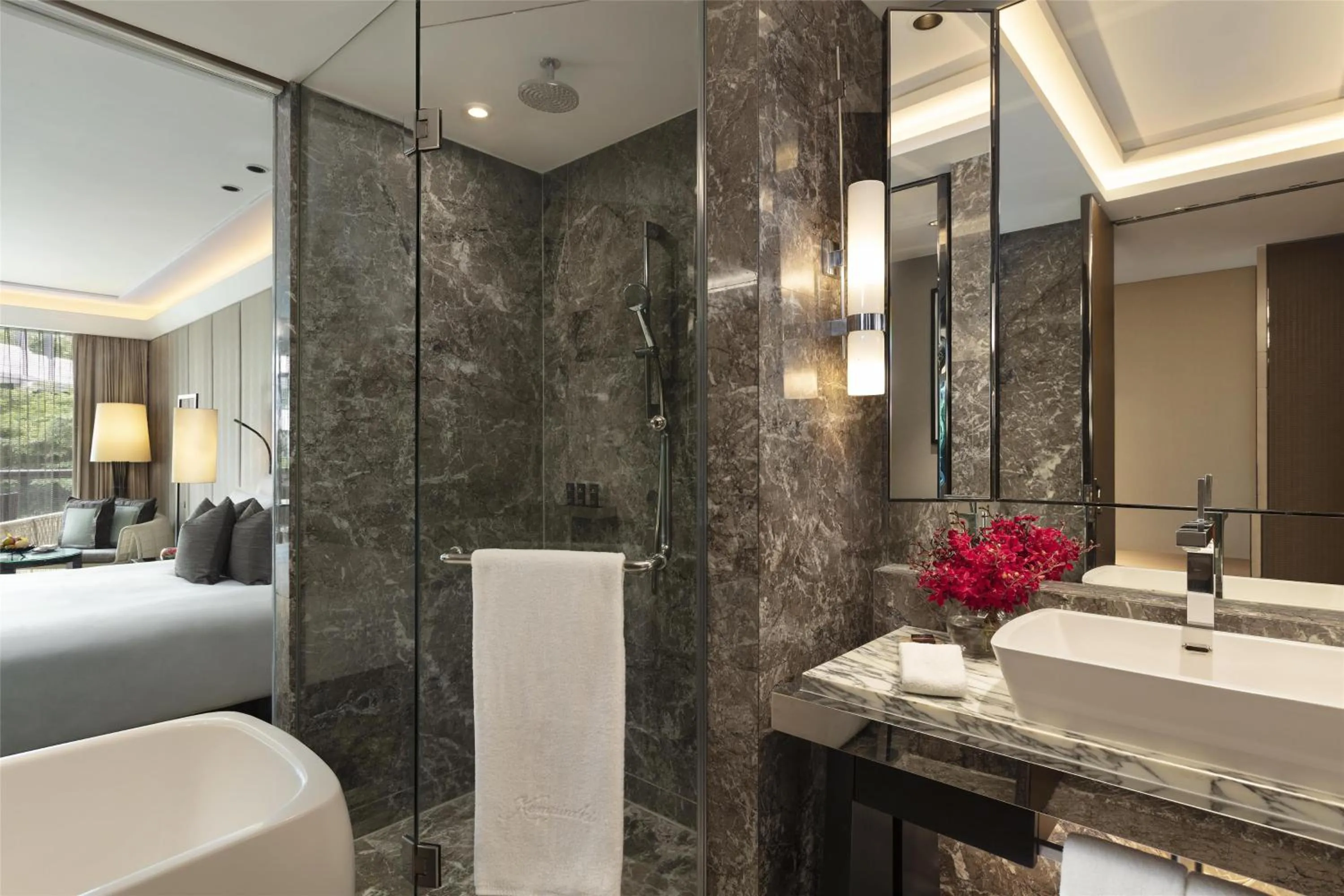 Bedroom, Bed in Siam Kempinski Hotel Bangkok