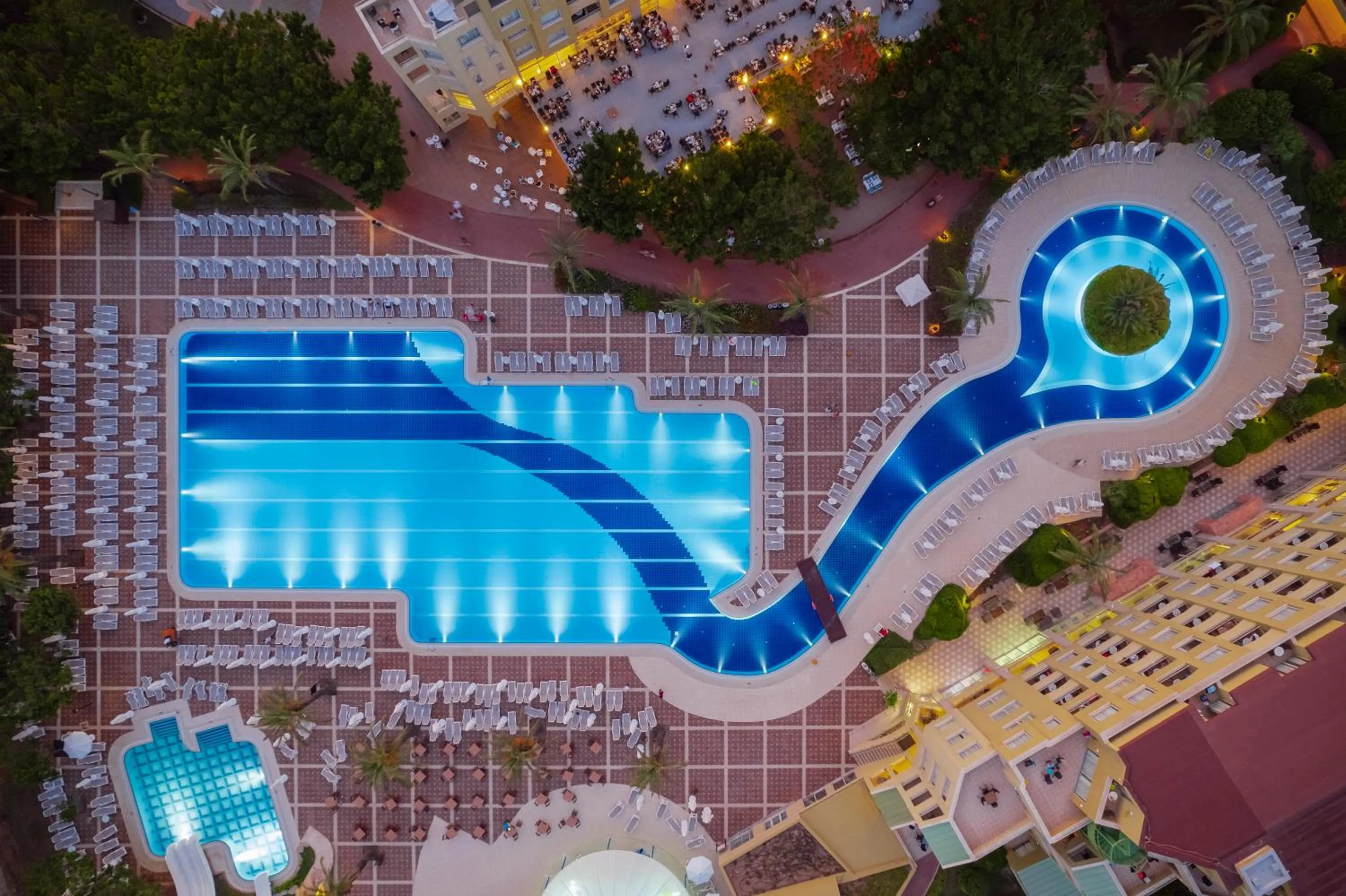 Swimming pool in Selectum Family Resort Side