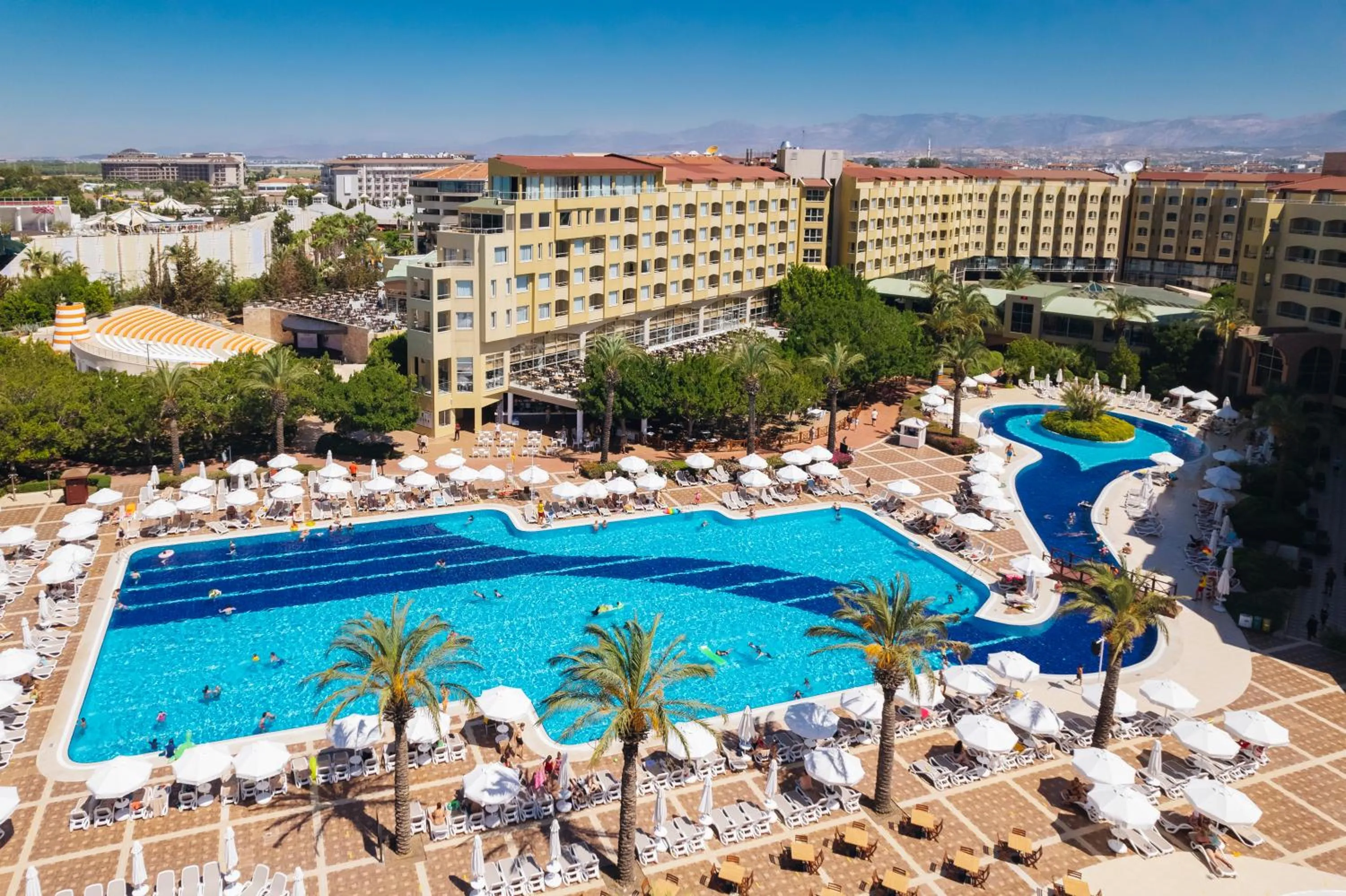 Property building in Selectum Family Resort Side