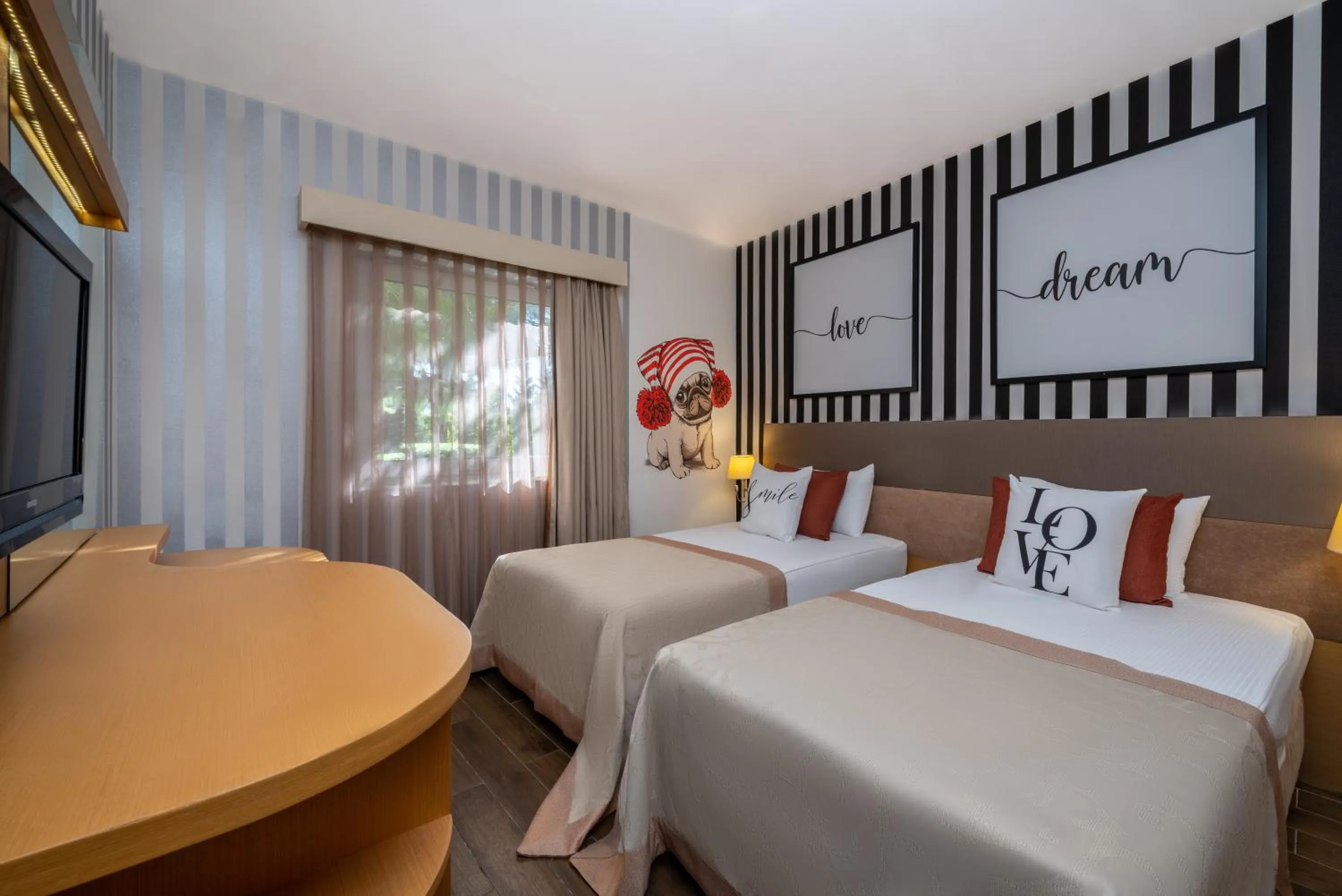 Photo of the whole room, Bed in Selectum Family Resort Side