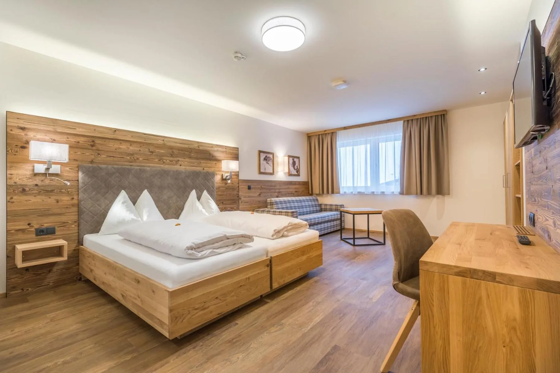 Photo of the whole room, Bed in OFENTÜRL alpine living