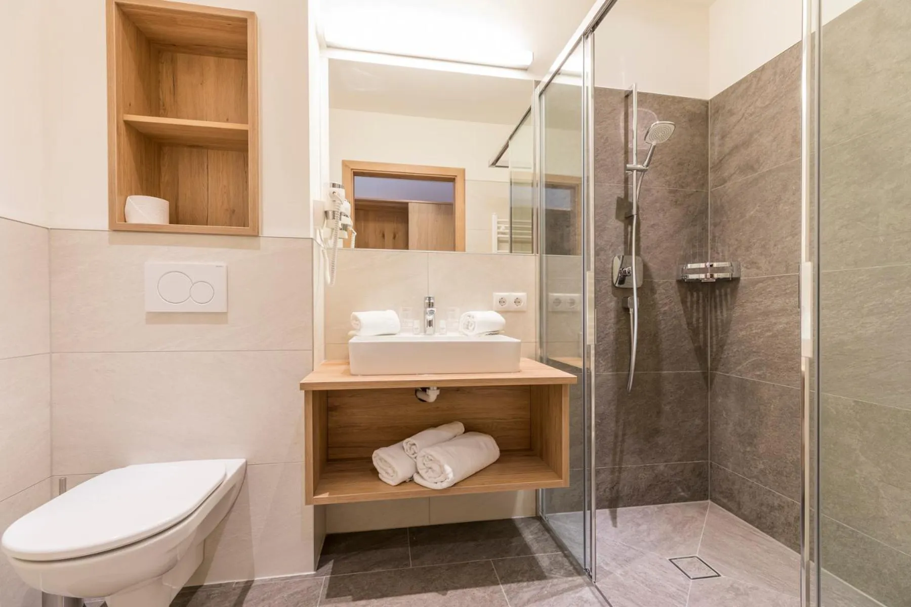 Shower in OFENTÜRL alpine living