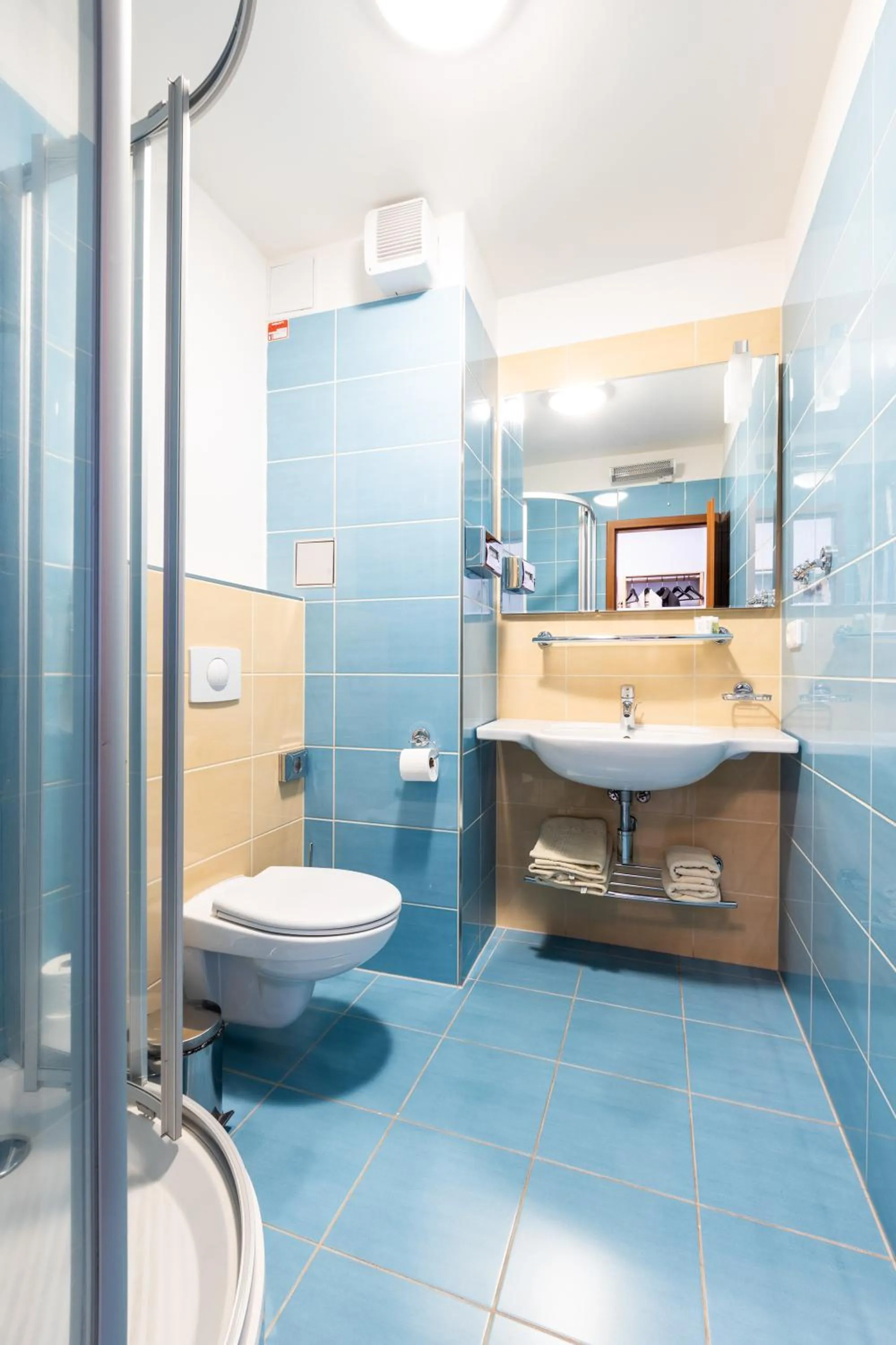 Shower in Hotel Petrovy kameny