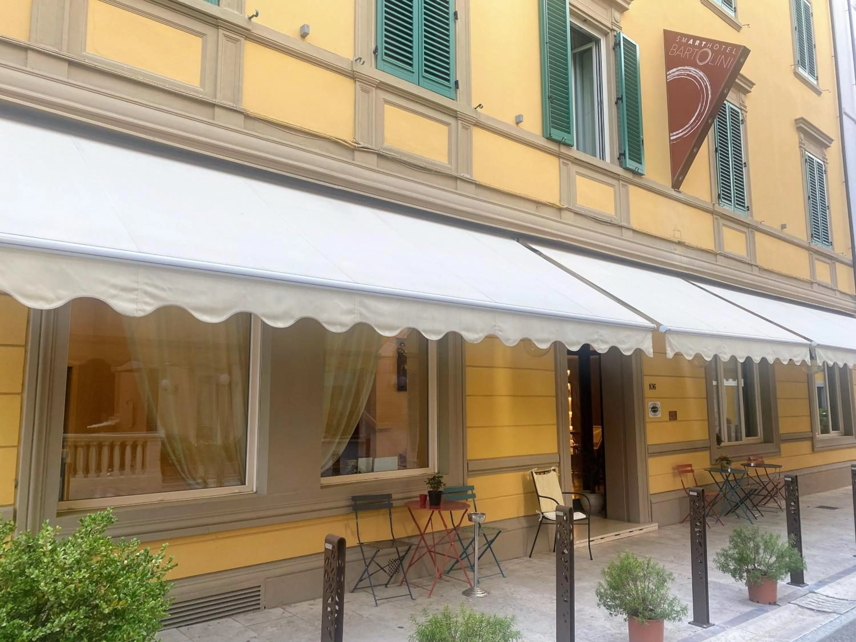 Property building in SmArt Hotel Bartolini