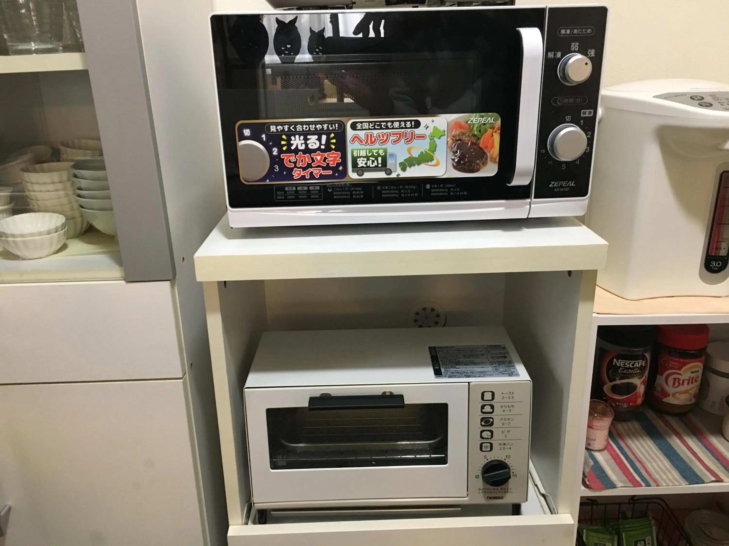 Communal kitchen in Shironoshita Guesthouse