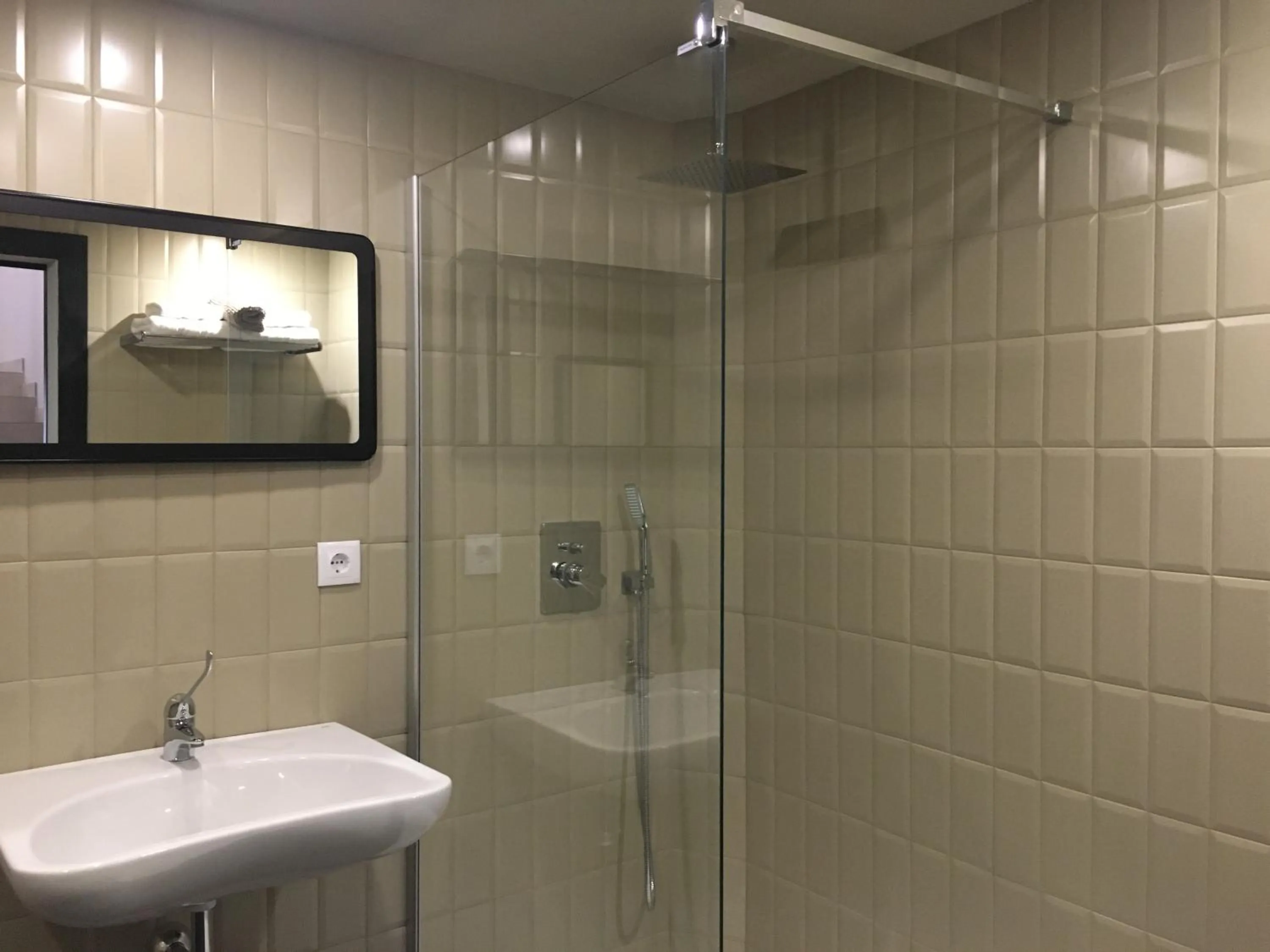 Shower in MD Design Hotel - Portal del Real