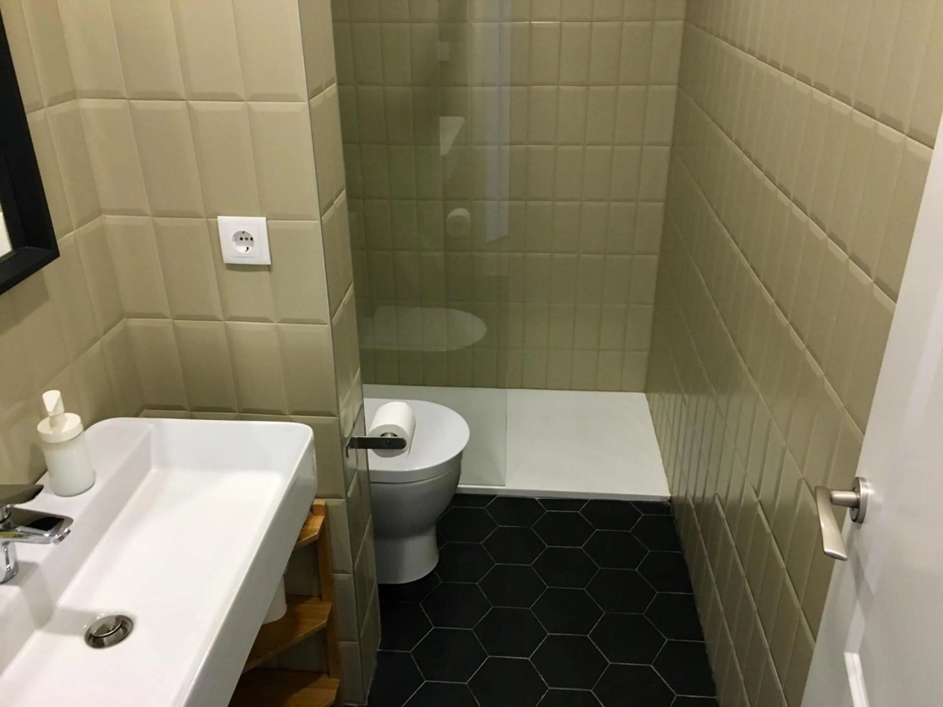 Shower in MD Design Hotel - Portal del Real