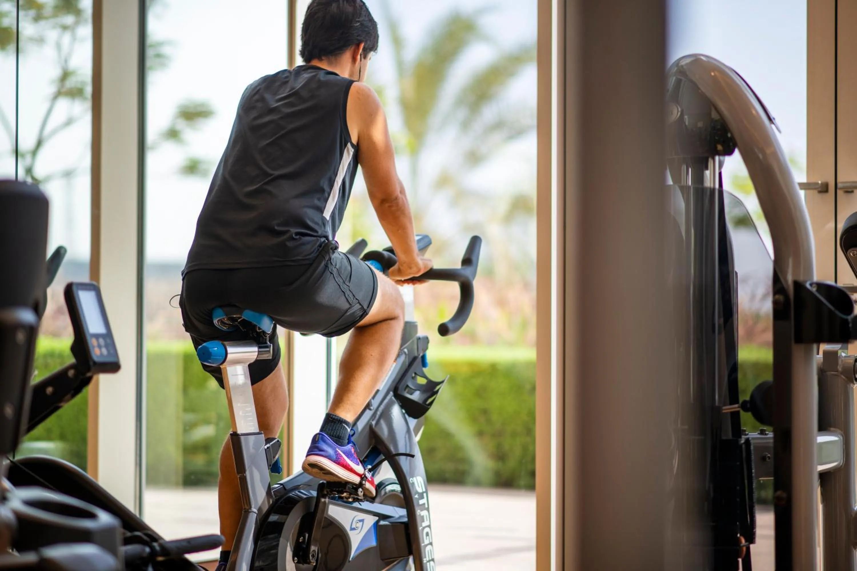 Fitness centre/facilities in Crowne Plaza Muscat OCEC by IHG