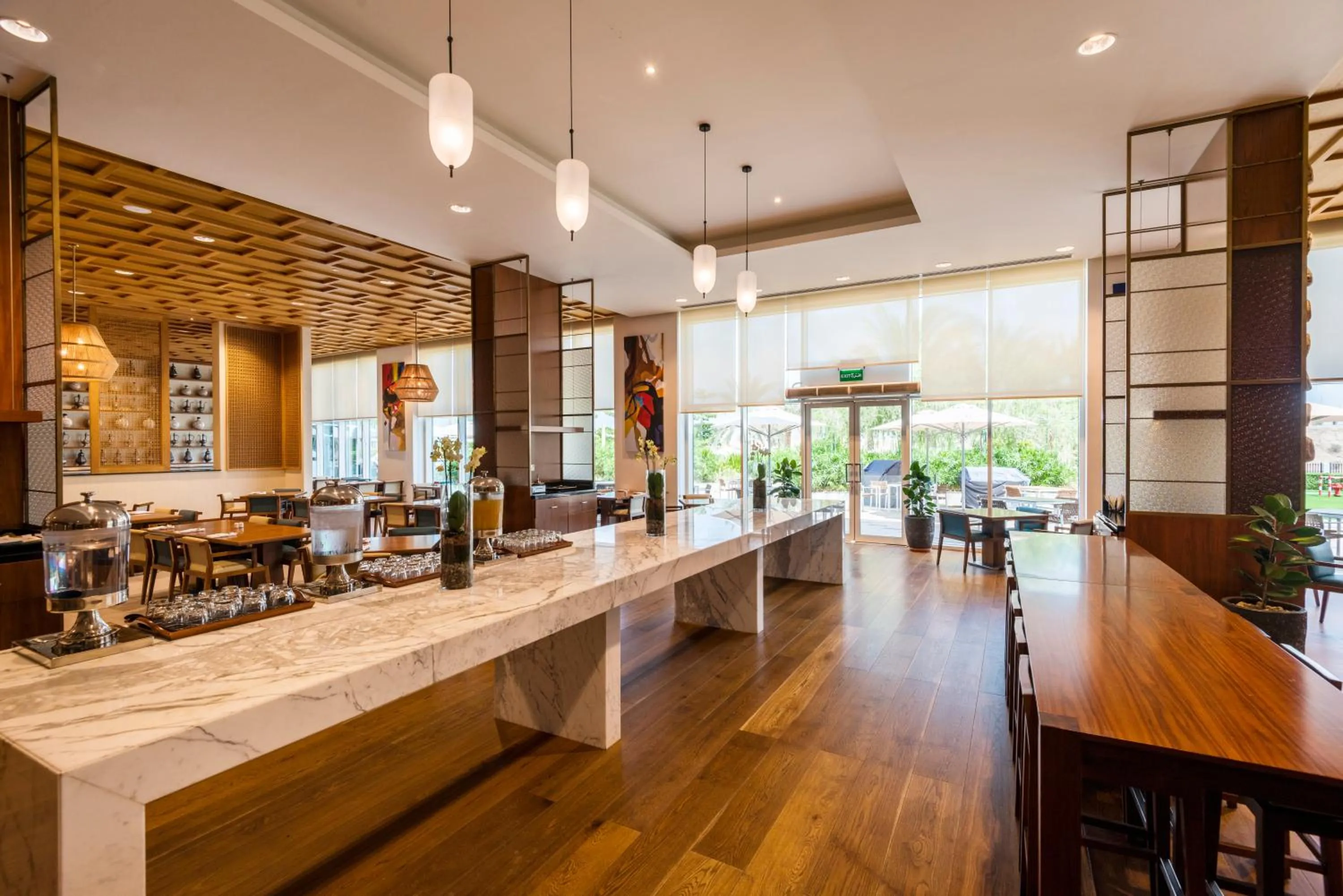 Restaurant/places to eat in Crowne Plaza Muscat OCEC by IHG