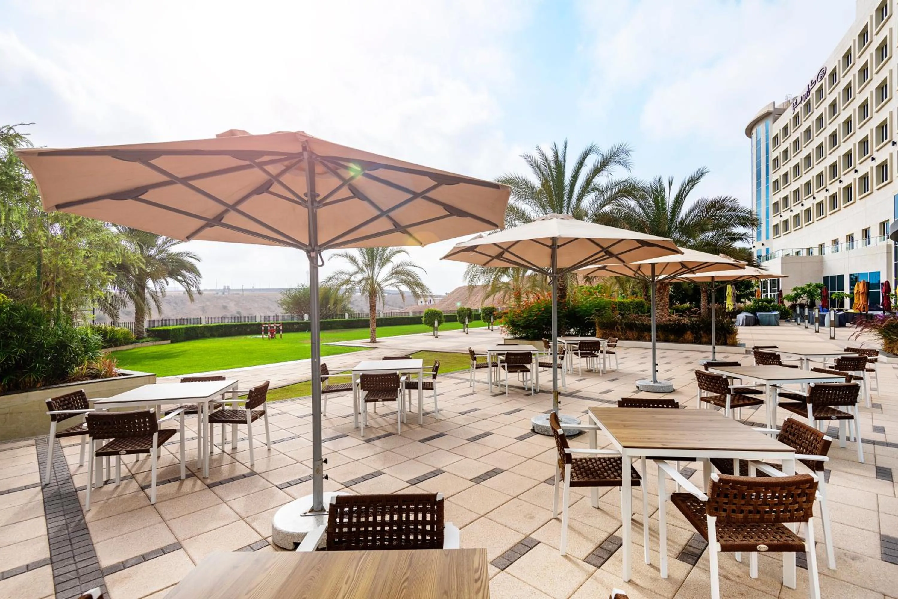 Restaurant/places to eat in Crowne Plaza Muscat OCEC by IHG