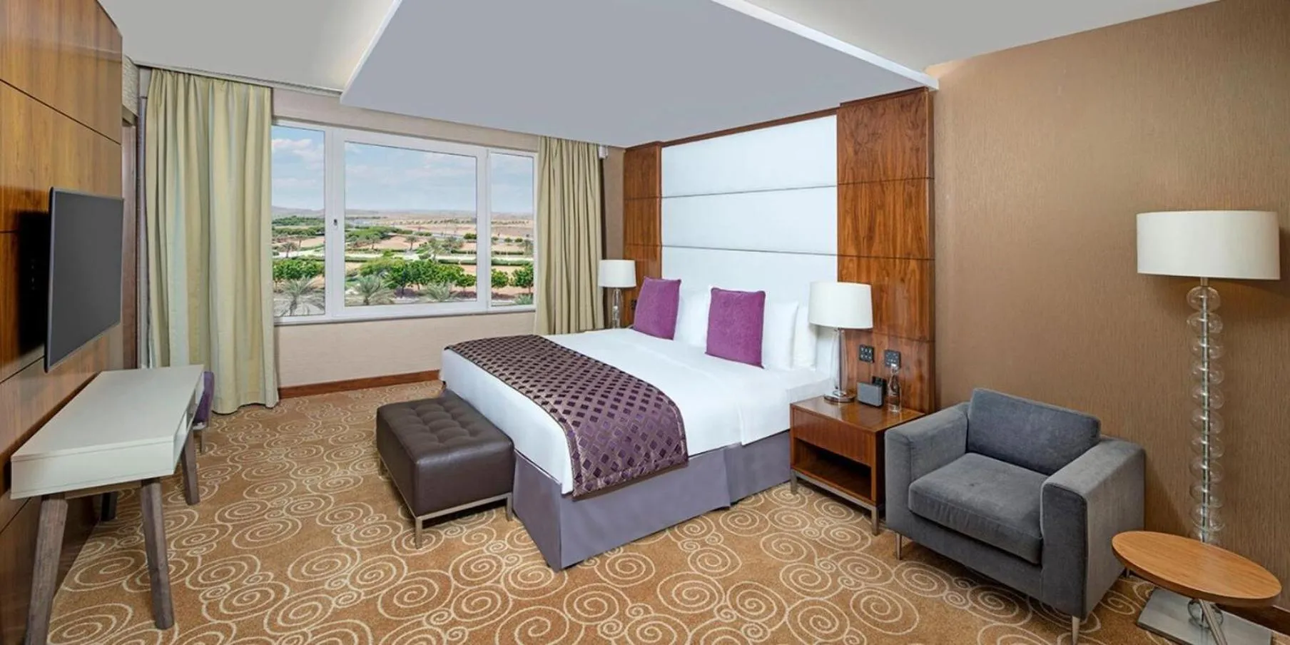 Photo of the whole room, Bed in Crowne Plaza Muscat OCEC by IHG