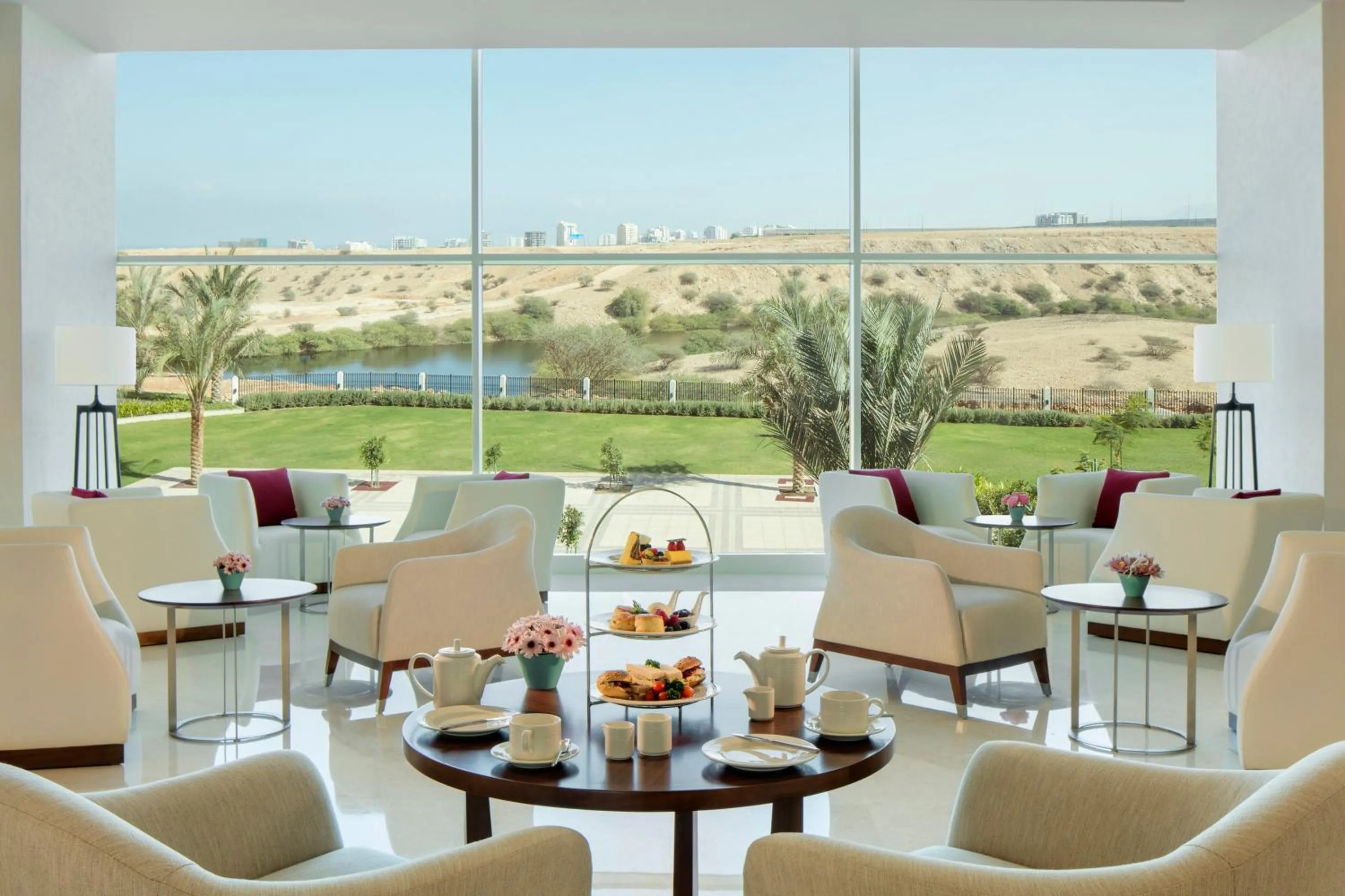 Restaurant/places to eat in Crowne Plaza Muscat OCEC by IHG