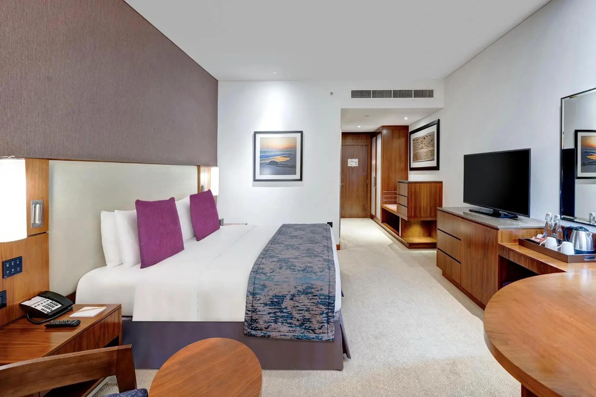 Standard Room in Crowne Plaza Muscat OCEC by IHG Standard Room in Crowne Plaza Muscat OCEC by IHG