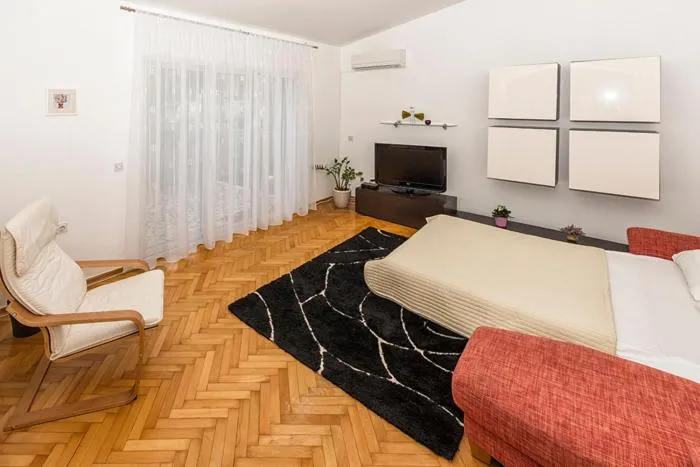 Bed in Apartments Nadija 1366