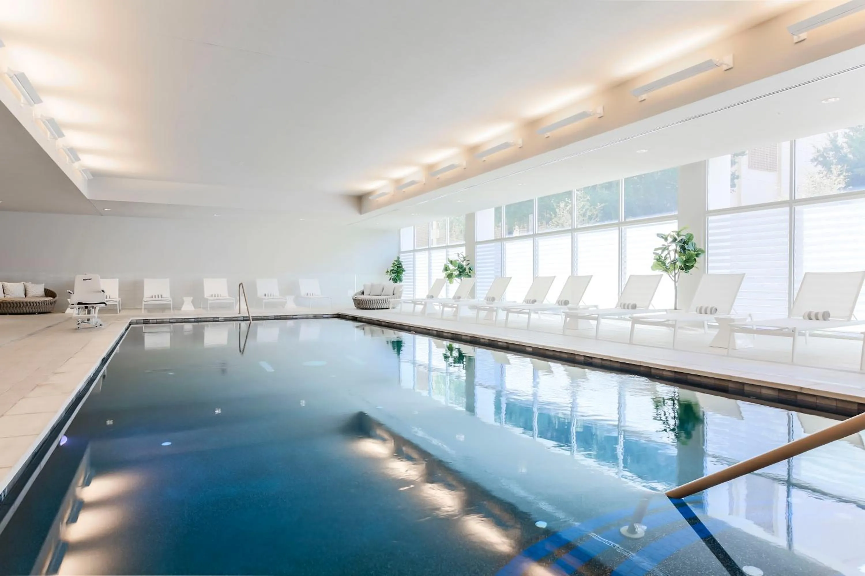 Swimming pool in Residence Inn by Marriott Dallas Downtown